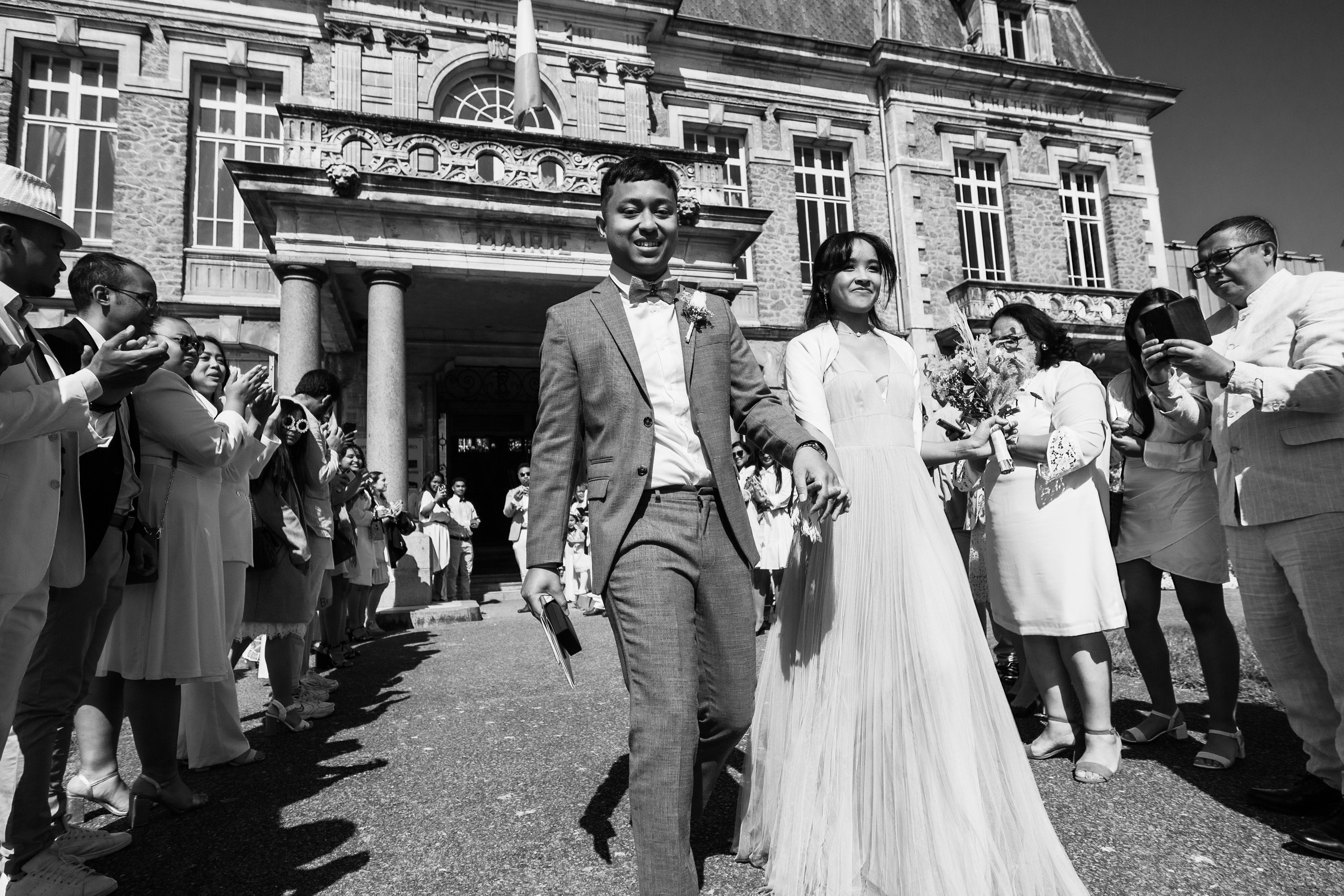 Mariage de Ny & Hasina vue la Loire. Photographe professionnelle à Poitiers, Tours et Châtellerault | Studio photo entre Poitiers et Tours – portraits, familles, entreprises, ma