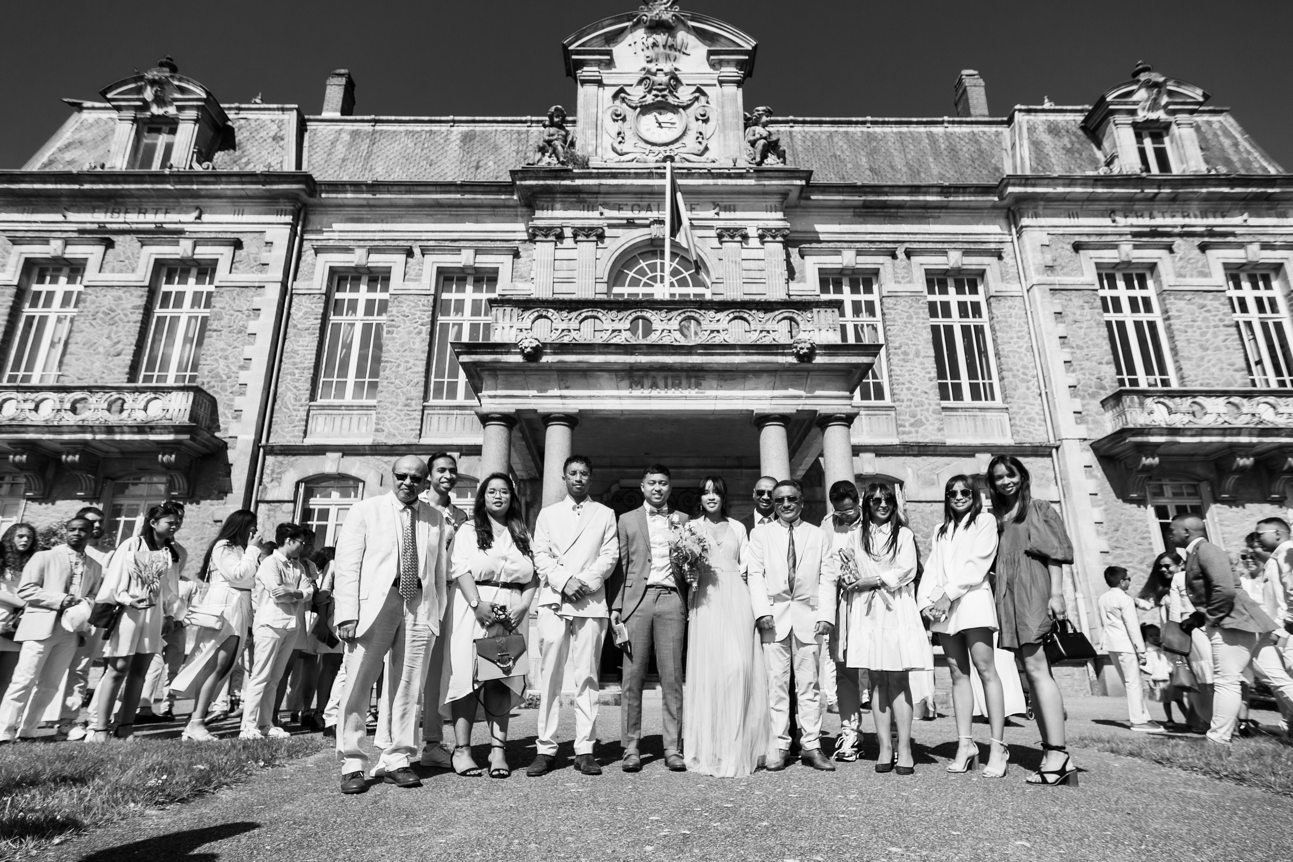 Mariage de Ny & Hasina vue la Loire. Photographe professionnelle à Poitiers, Tours et Châtellerault | Studio photo entre Poitiers et Tours – portraits, familles, entreprises, ma