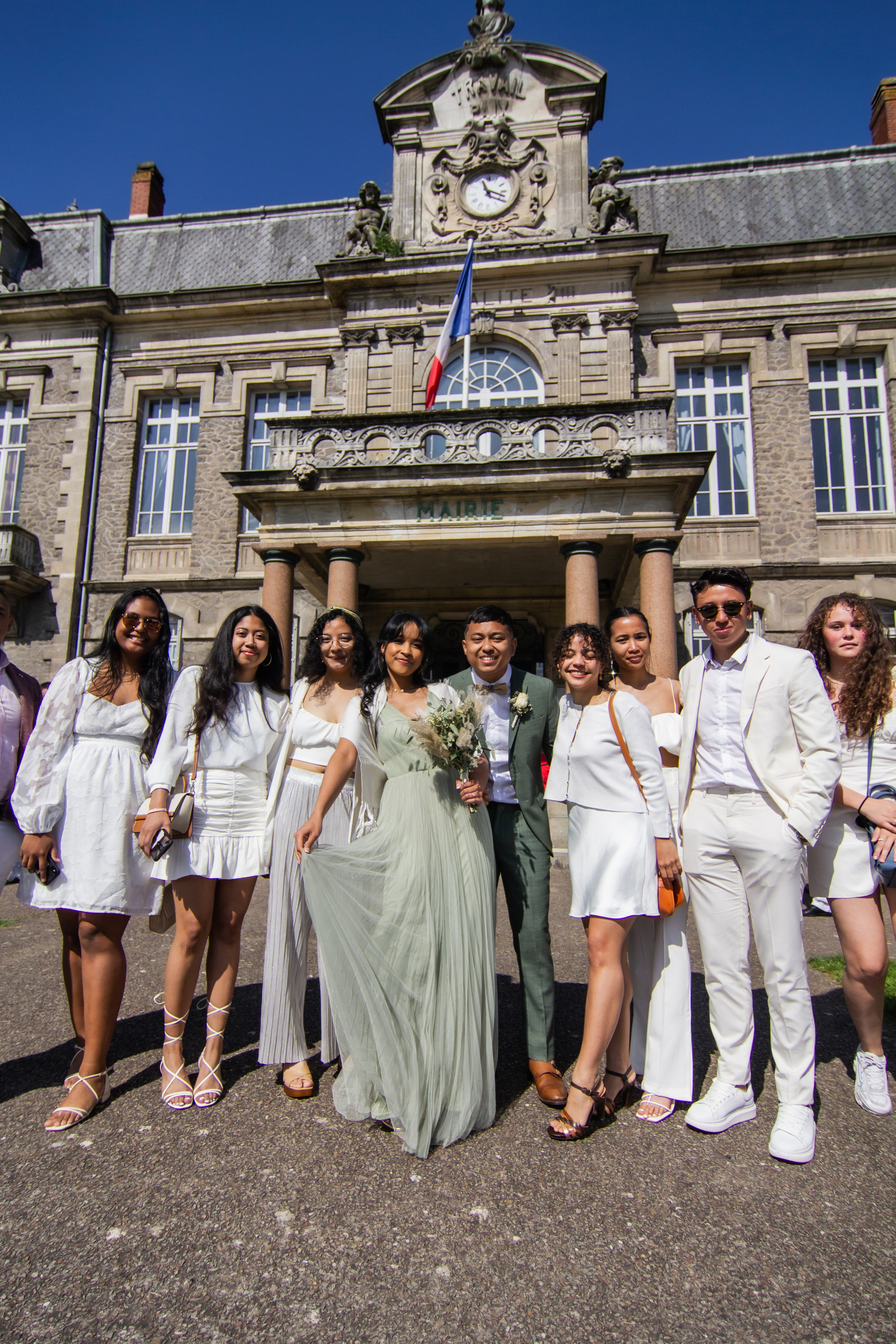 Mariage de Ny & Hasina vue la Loire. Photographe professionnelle à Poitiers, Tours et Châtellerault | Studio photo entre Poitiers et Tours – portraits, familles, entreprises, ma