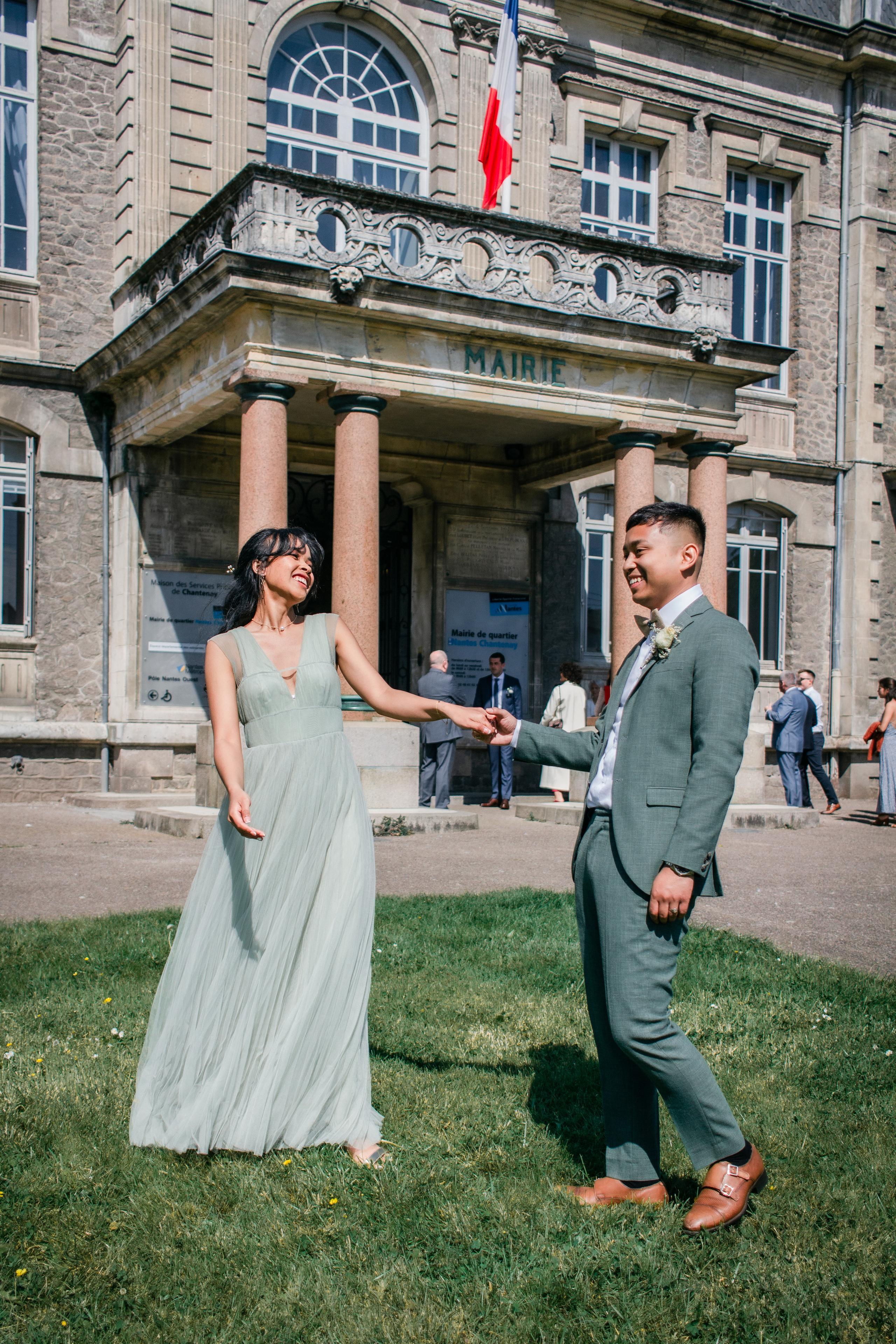 Mariage de Ny & Hasina vue la Loire. Photographe professionnelle à Poitiers, Tours et Châtellerault | Studio photo entre Poitiers et Tours – portraits, familles, entreprises, ma