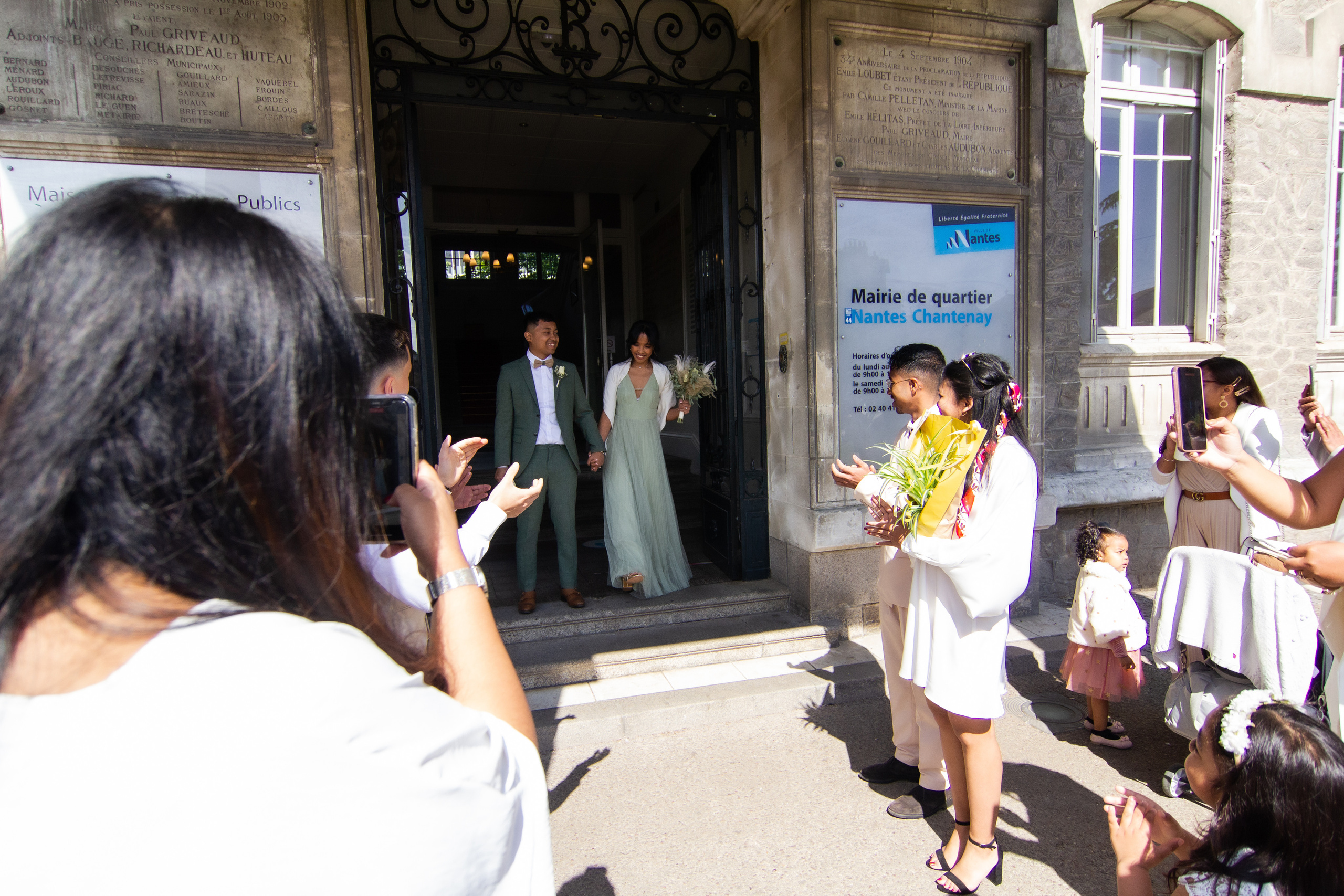 Mariage de Ny & Hasina vue la Loire. Photographe professionnelle à Poitiers, Tours et Châtellerault | Studio photo entre Poitiers et Tours – portraits, familles, entreprises, ma