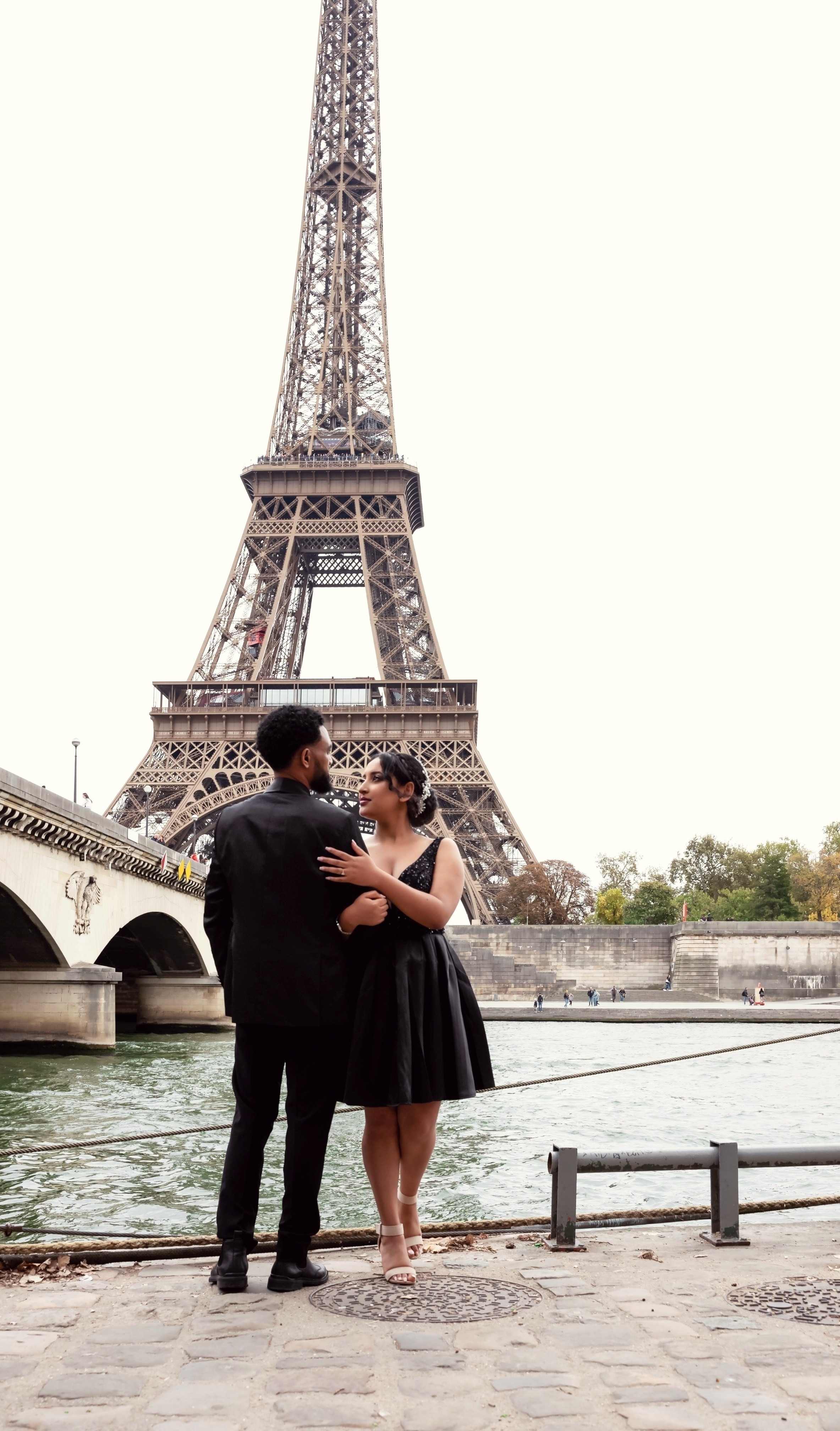 Lovestory photoshoot in Paris. Alina Tagzieva- a photograper in Paris