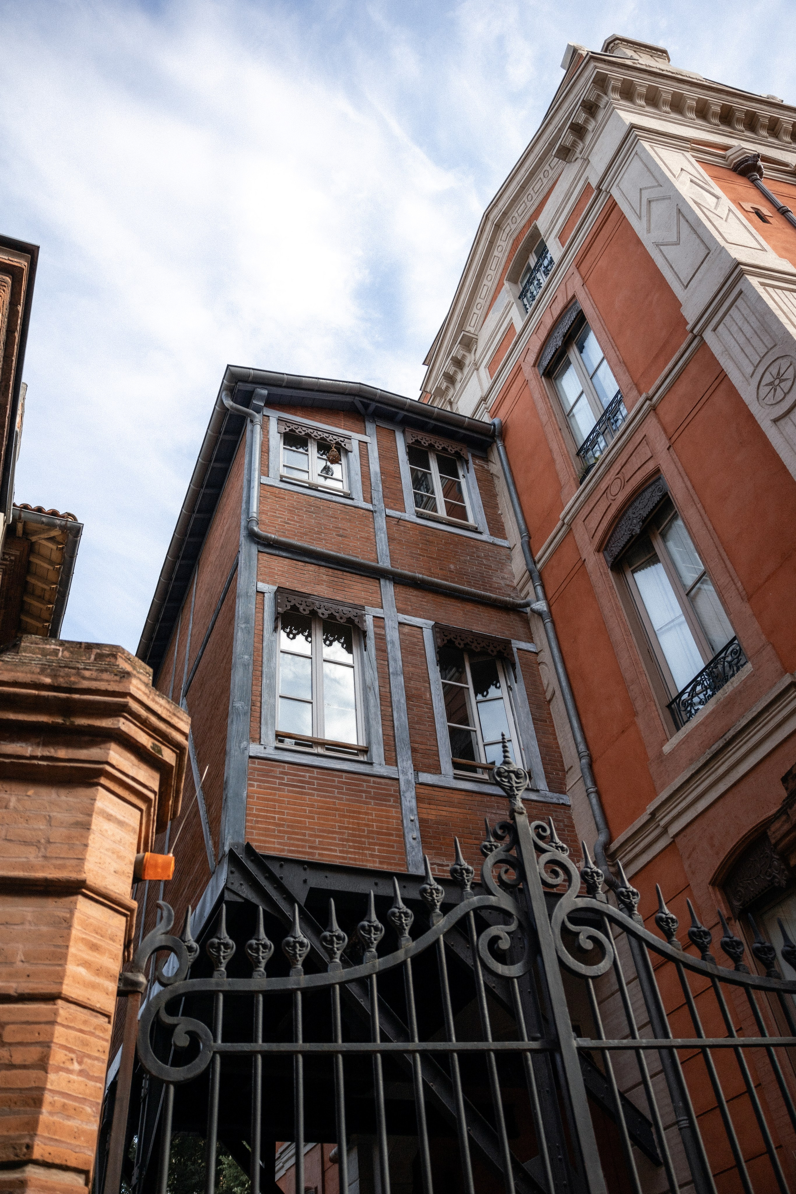 Engagement love Story in Toulouse. Eugénie Smirnova — photographe à Toulouse et dans le sud-ouest de la France