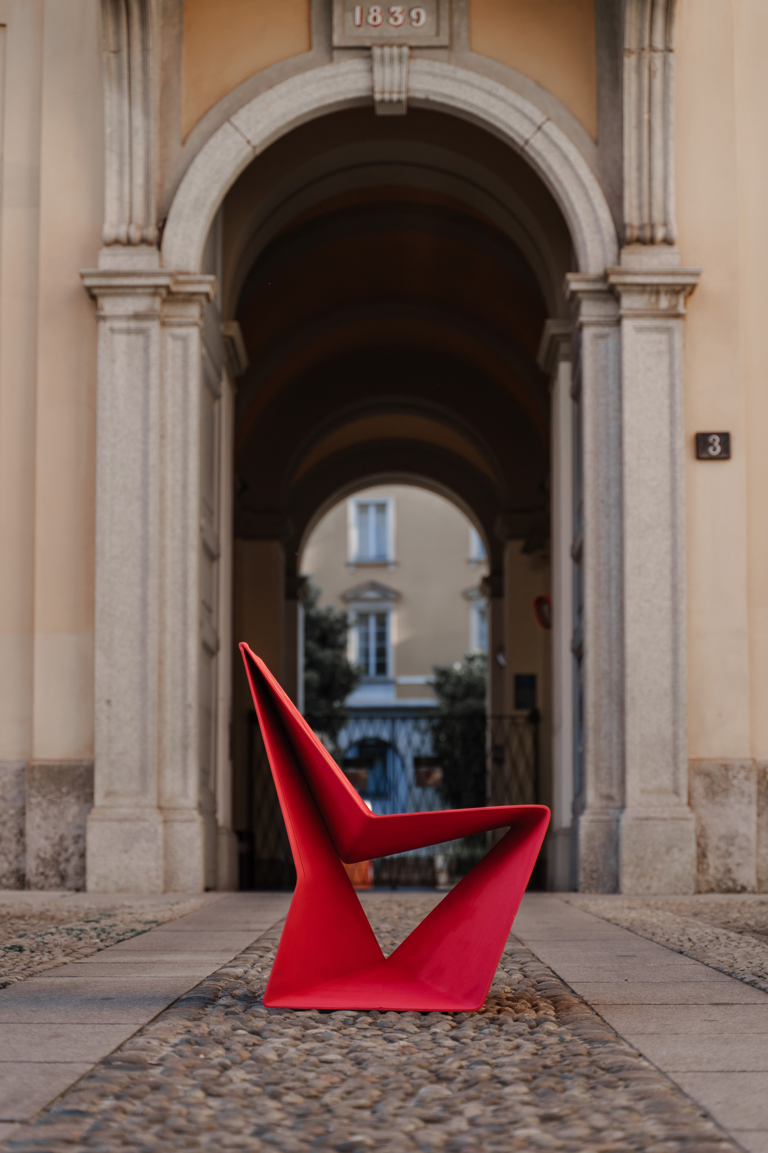 Vizcom. Dmitrii Shmatov — High-End Portrait & Fashion Photographer in Milan