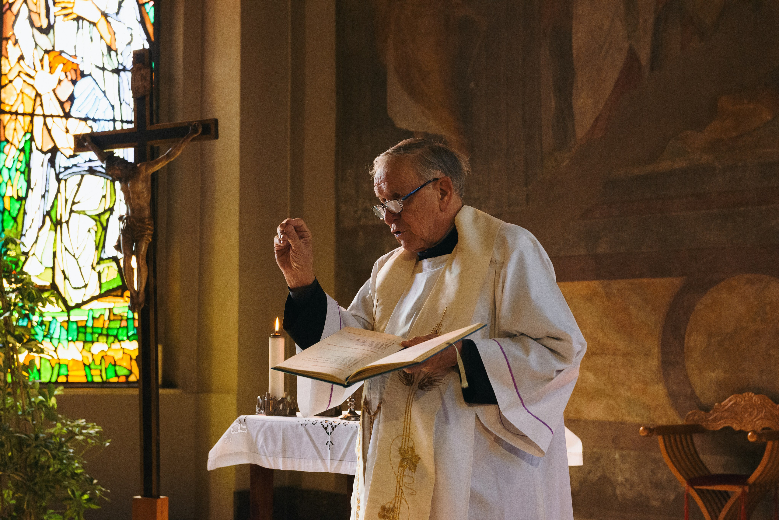 Baptism photography in Milan and nearby areas. Anastasiia Buchinskaia Photographer in Milan