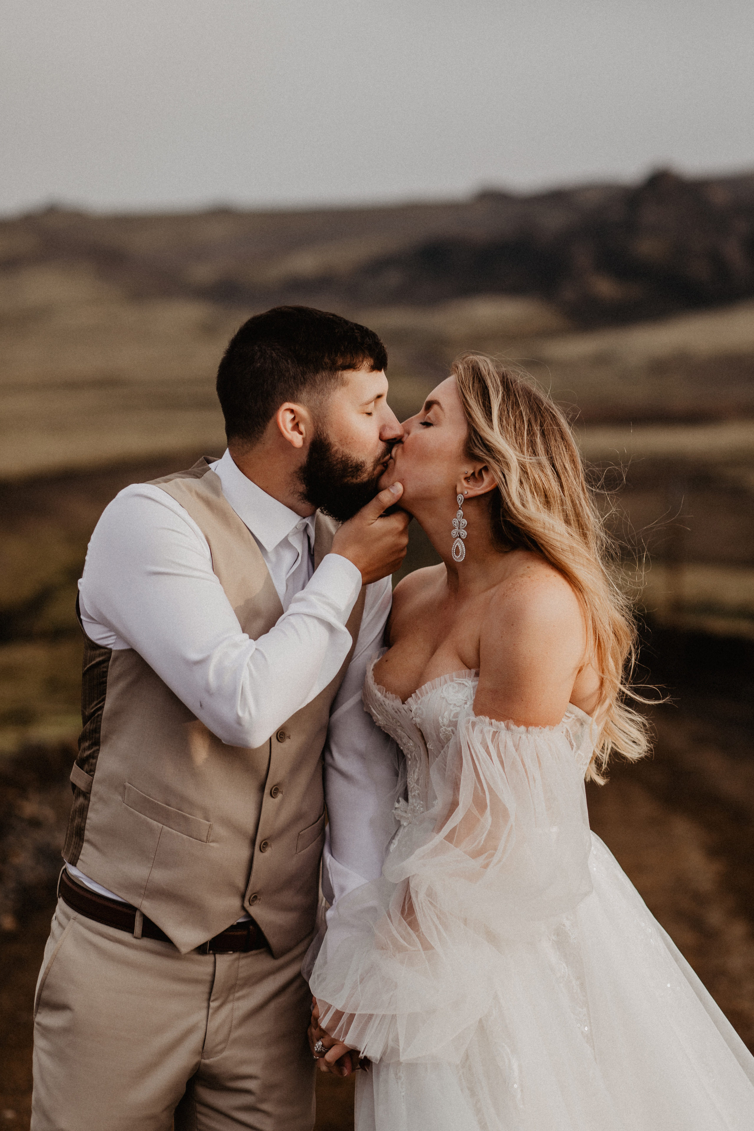 Vow exchanging ceremony in Iceland | Elopement in South Iceland. Iceland elopement photographer & videographer