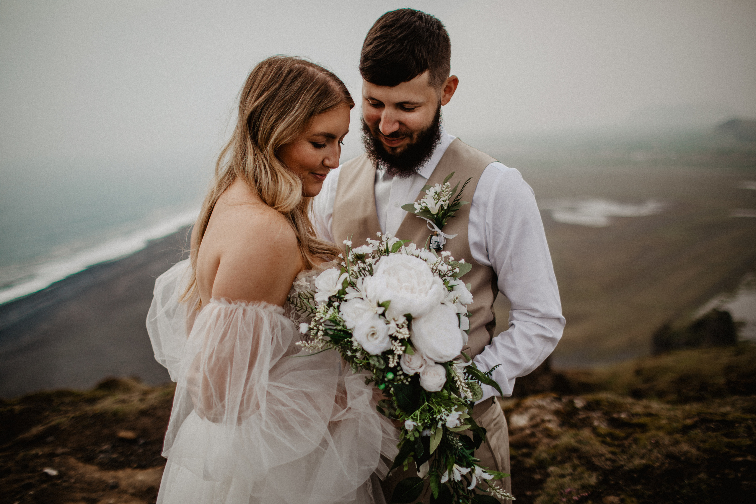 Vow exchanging ceremony in Iceland | Elopement in South Iceland. Iceland elopement photographer & videographer