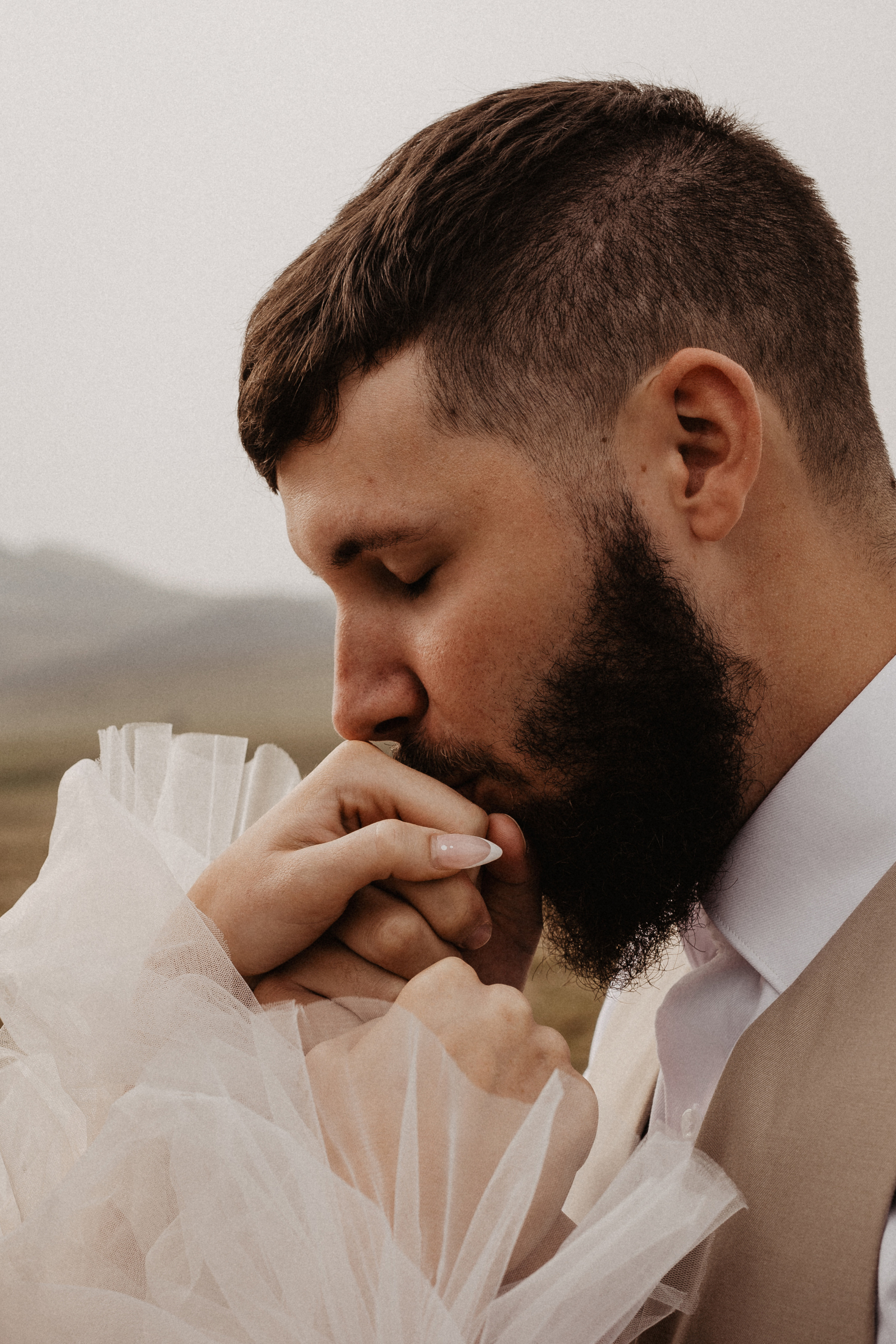 Vow exchanging ceremony in Iceland | Elopement in South Iceland. Iceland elopement photographer & videographer