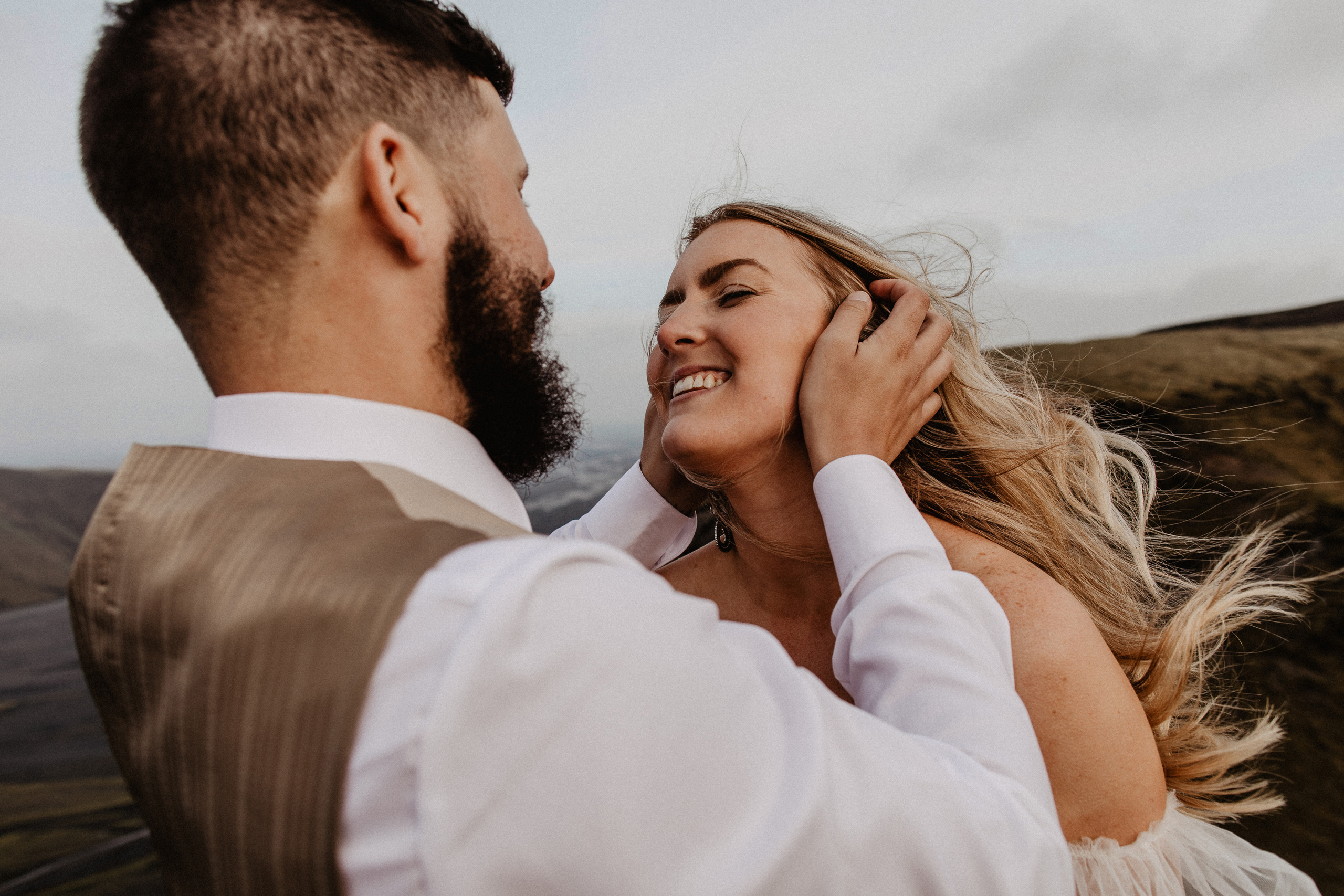 Vow exchanging ceremony in Iceland | Elopement in South Iceland. Iceland elopement photographer & videographer