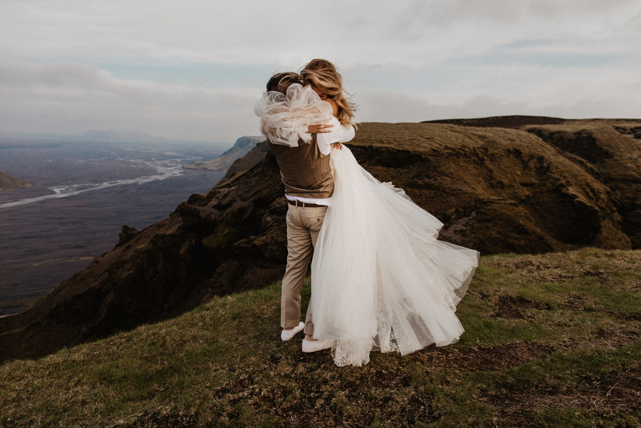 Vow exchanging ceremony in Iceland | Elopement in South Iceland. Iceland elopement photographer & videographer
