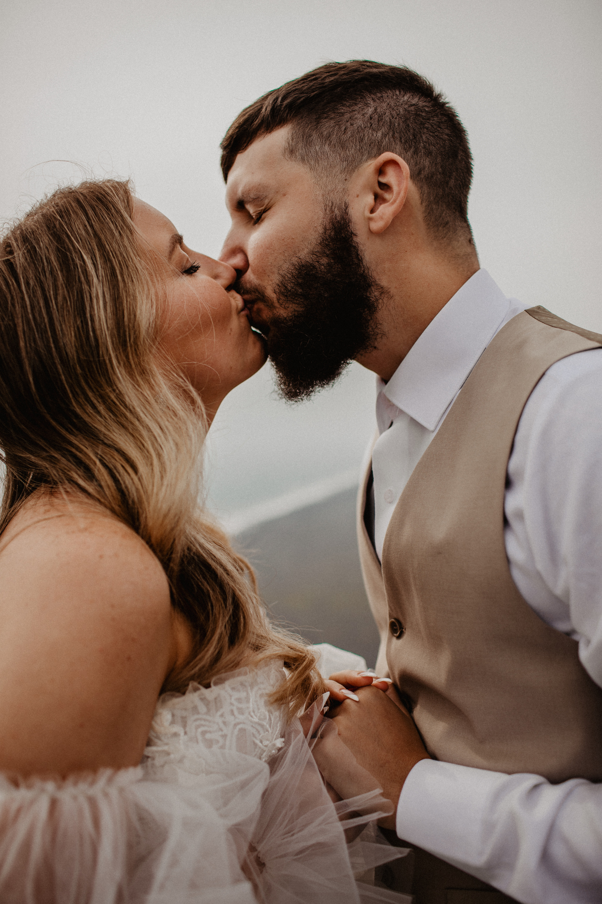 Vow exchanging ceremony in Iceland | Elopement in South Iceland. Iceland elopement photographer & videographer