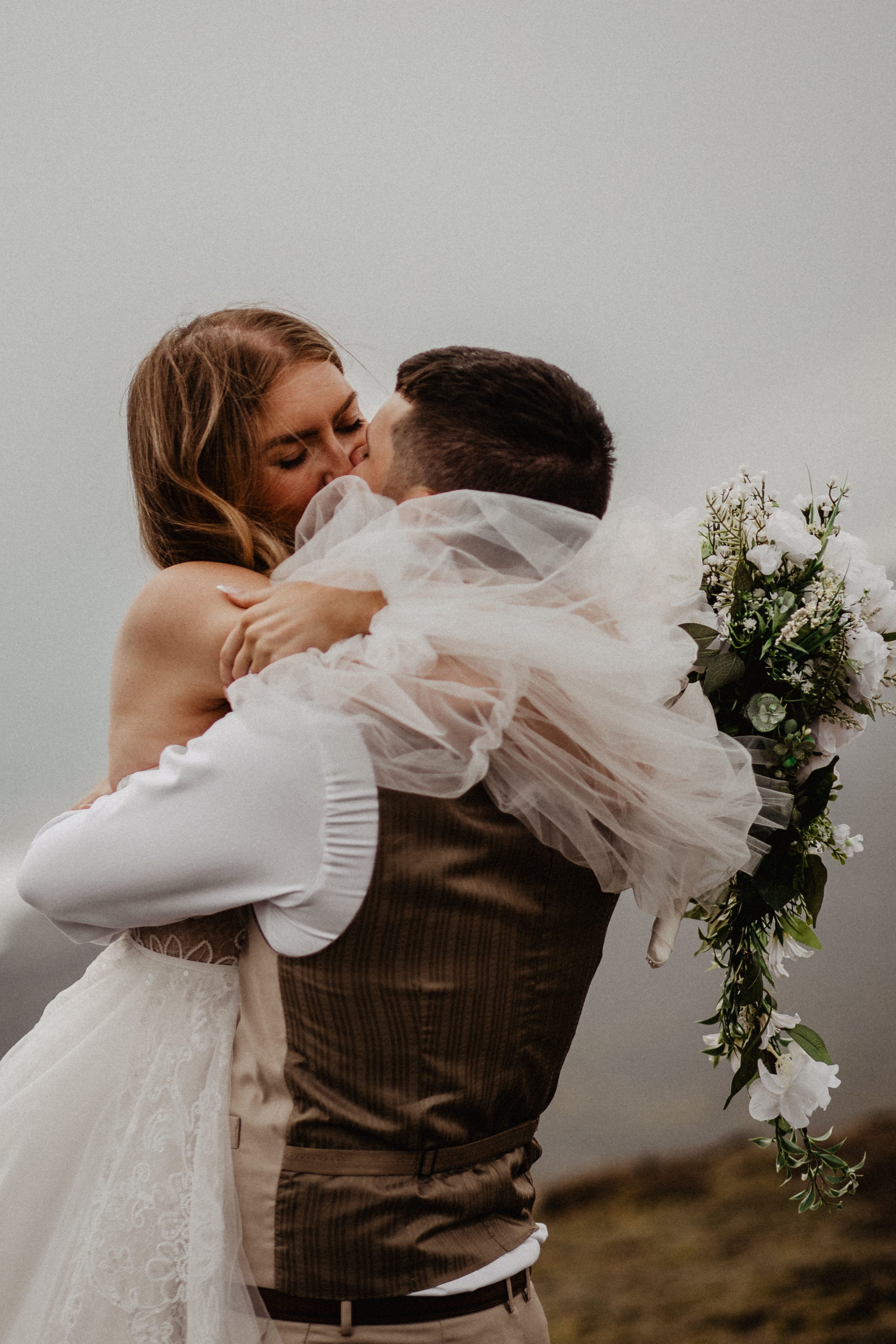 Vow exchanging ceremony in Iceland | Elopement in South Iceland. Iceland elopement photographer & videographer