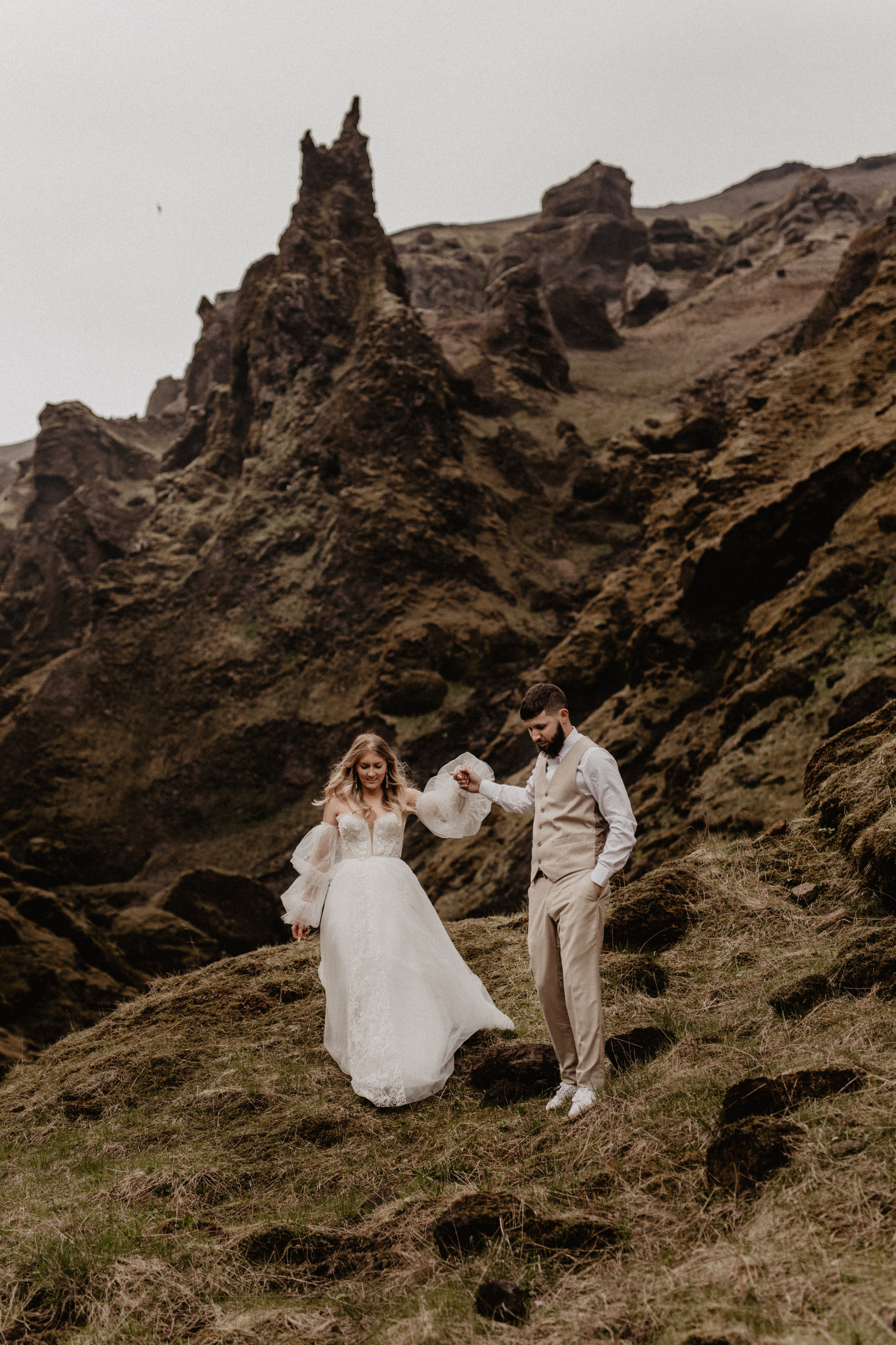 Vow exchanging ceremony in Iceland | Elopement in South Iceland. Iceland elopement photographer & videographer