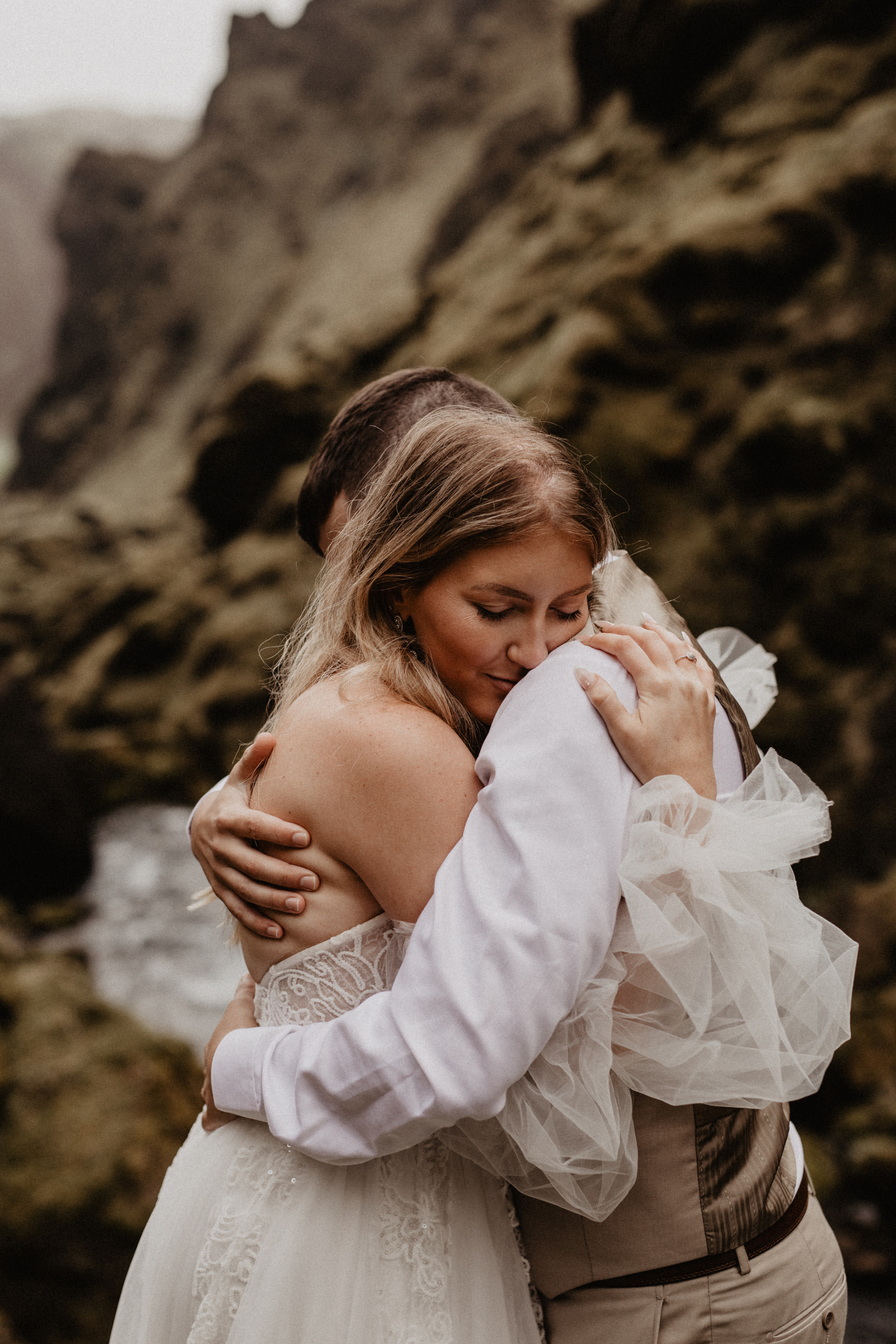 Vow exchanging ceremony in Iceland | Elopement in South Iceland. Iceland elopement photographer & videographer