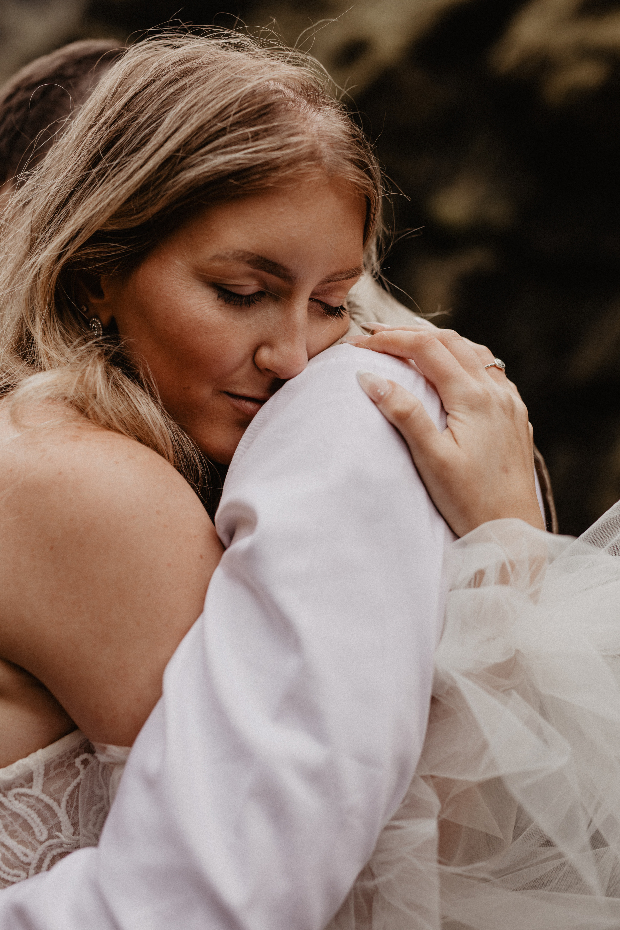 Vow exchanging ceremony in Iceland | Elopement in South Iceland. Iceland elopement photographer & videographer
