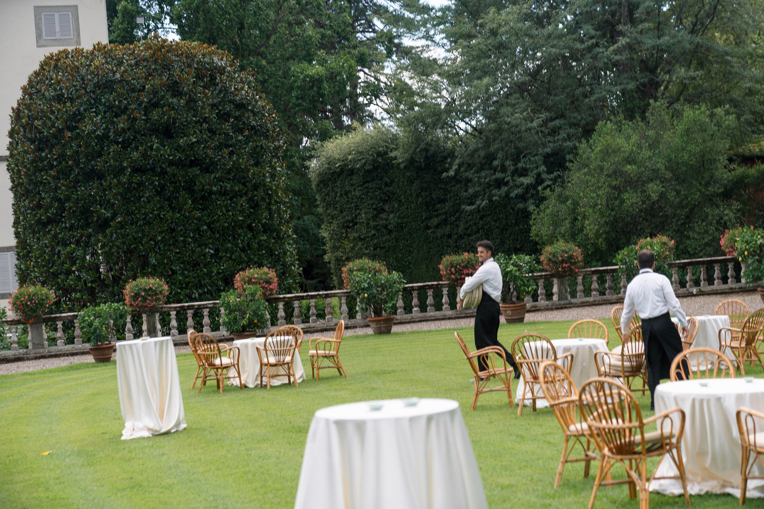 Alissa & Jakob · Villa Grabau, Tuscany. Raw Studio: Capturing Elegant weddings accross Europe