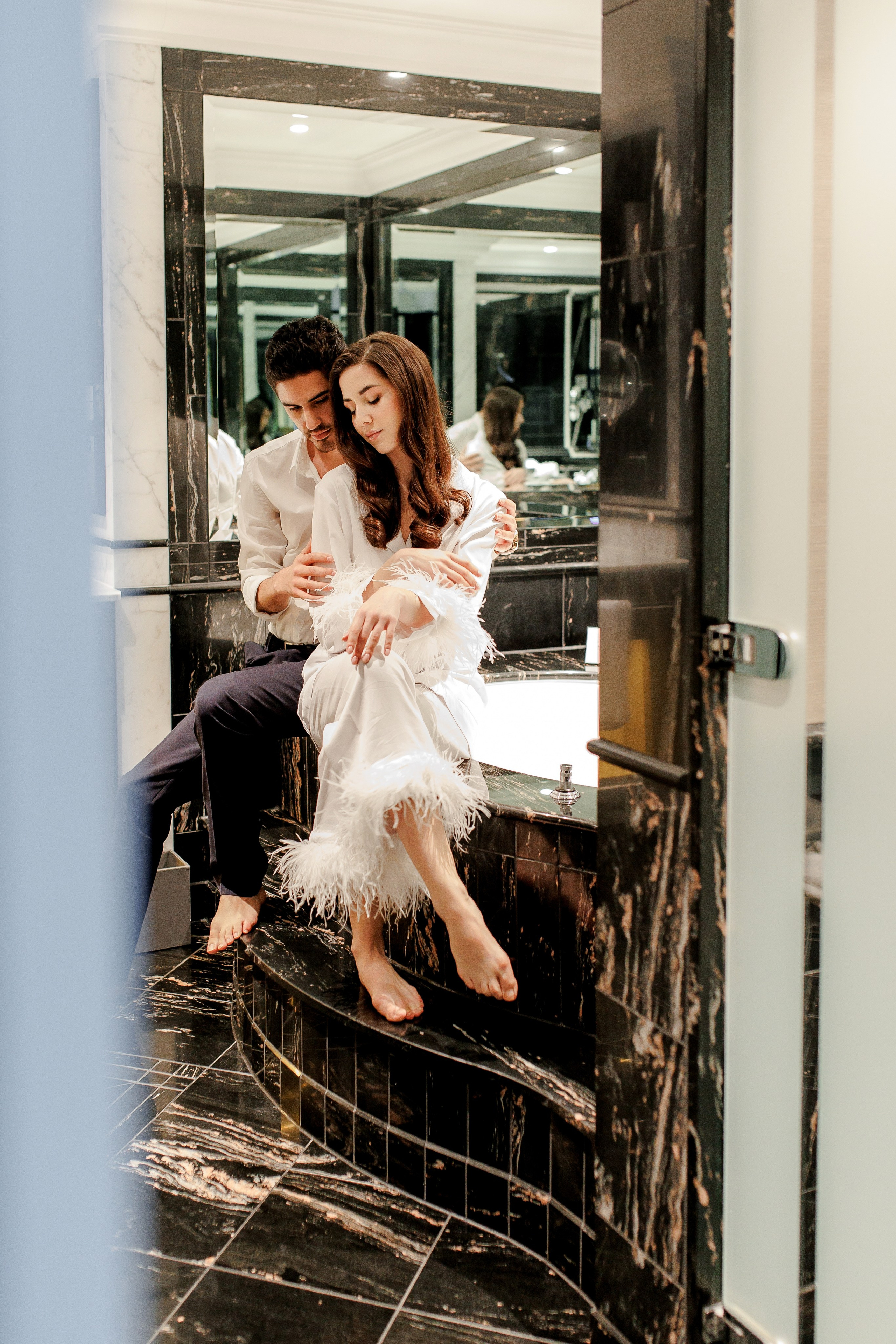 Getting Ready im Ritz Carlton Berlin: Ein zauberhafter Start in den Hochzeitstag. Hochzeitsfotografie in Berlin Nataliia Schütze