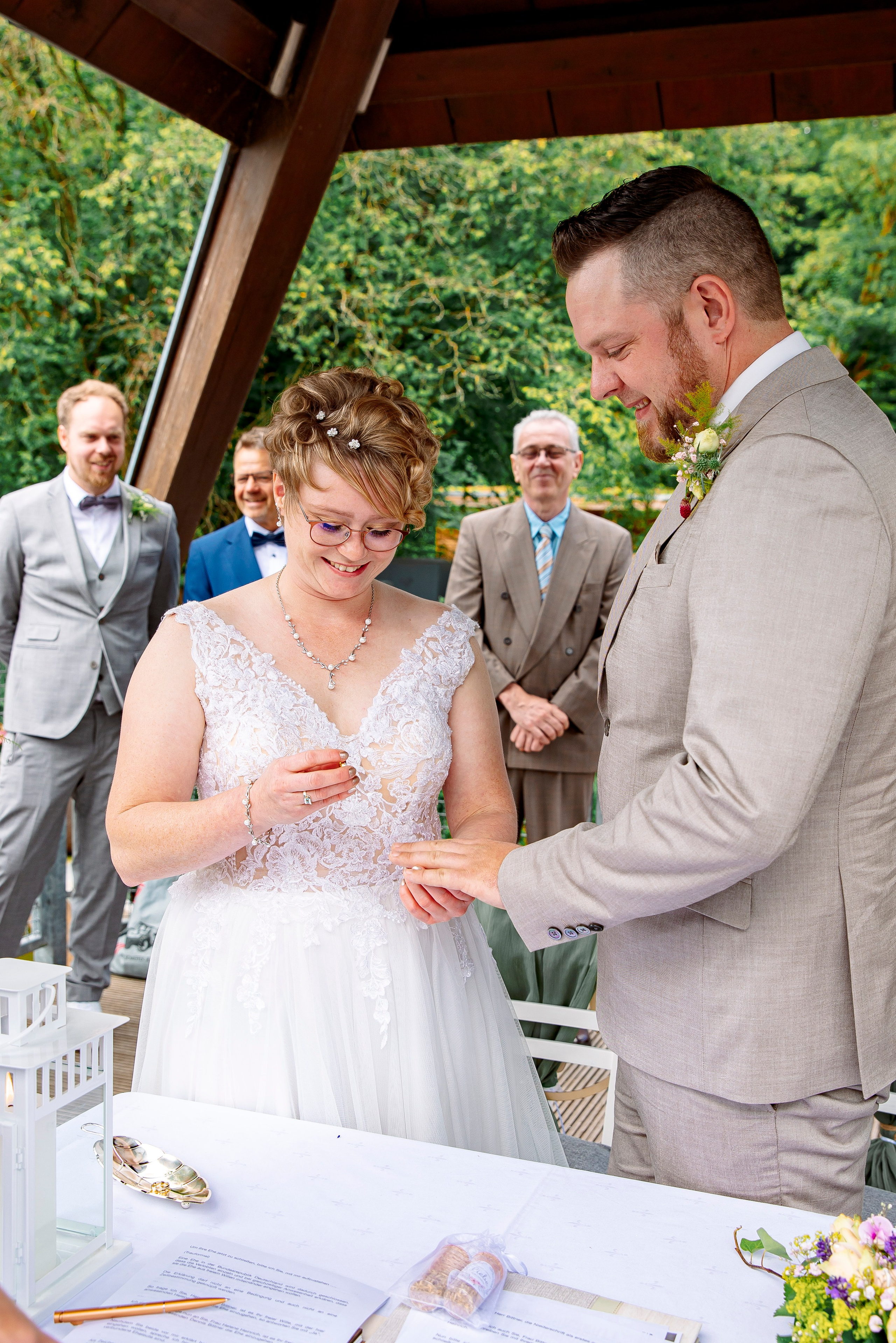 Standesamtliche Trauung in Bad Sassendorf. Fotograf NRW aus Wickede Ruhr, Milla Kunst