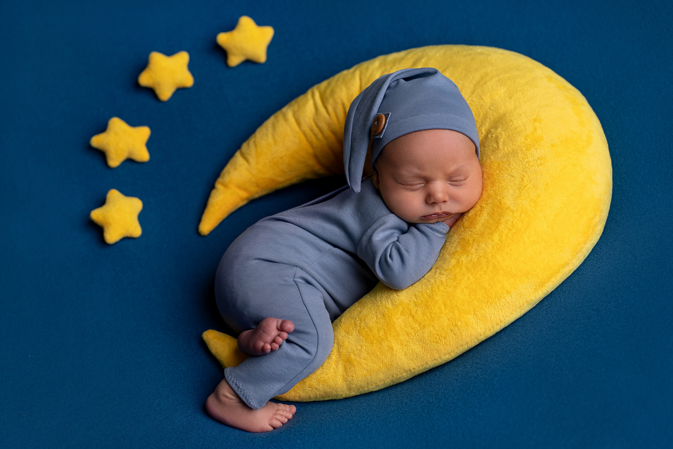 Neugeborenenfotos in Berlin – Studio oder bei Ihnen zu Hause