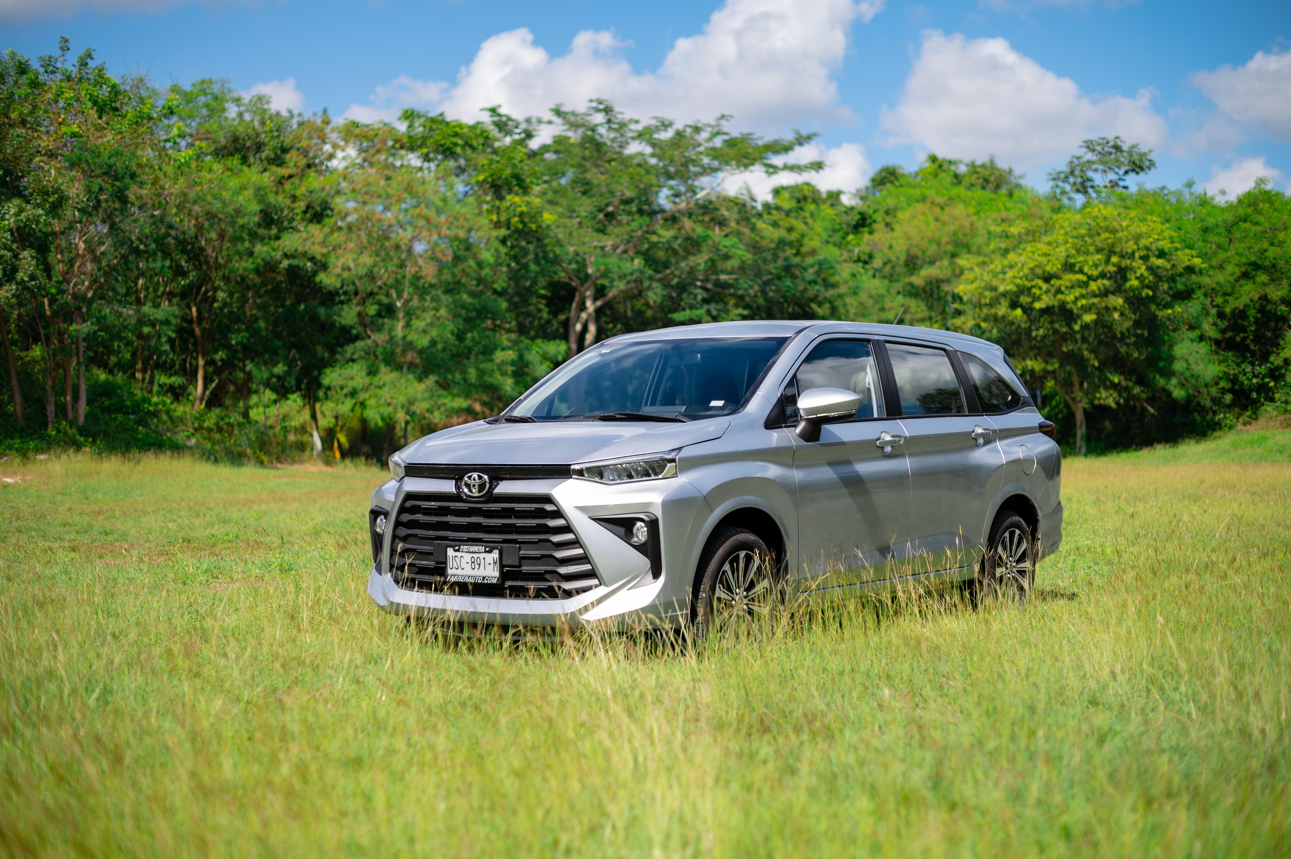 Automotive Photography of Toyota Avanza in Playa del Carmen. PHOTOGRAPHER QUINTANA ROO