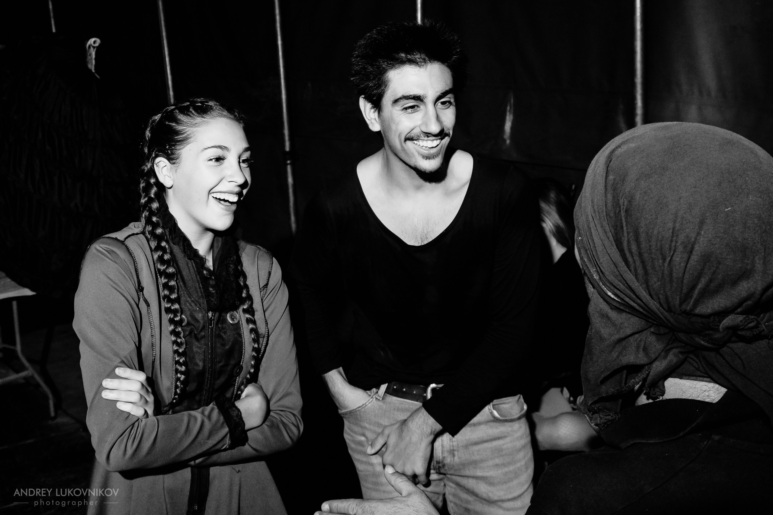 Sesión de fotos entre bastidores en El Circo Encantado: la vida de los artistas tras bambalinas