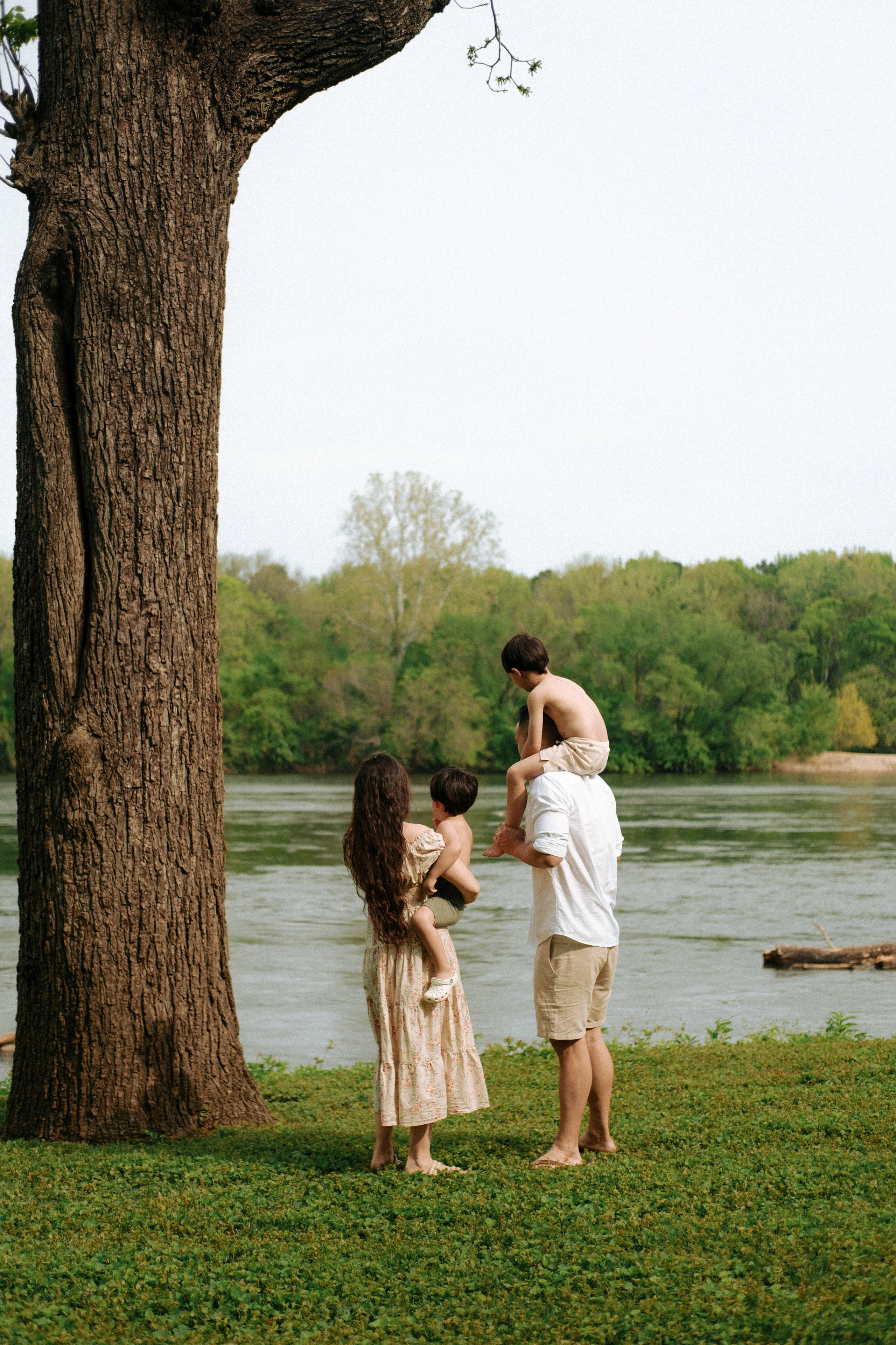 Cozy In-Home Family Photo Session in a Historic Richmond Victorian Home. Family Photographer Anna Dobrovolskaia | Richmond, VA