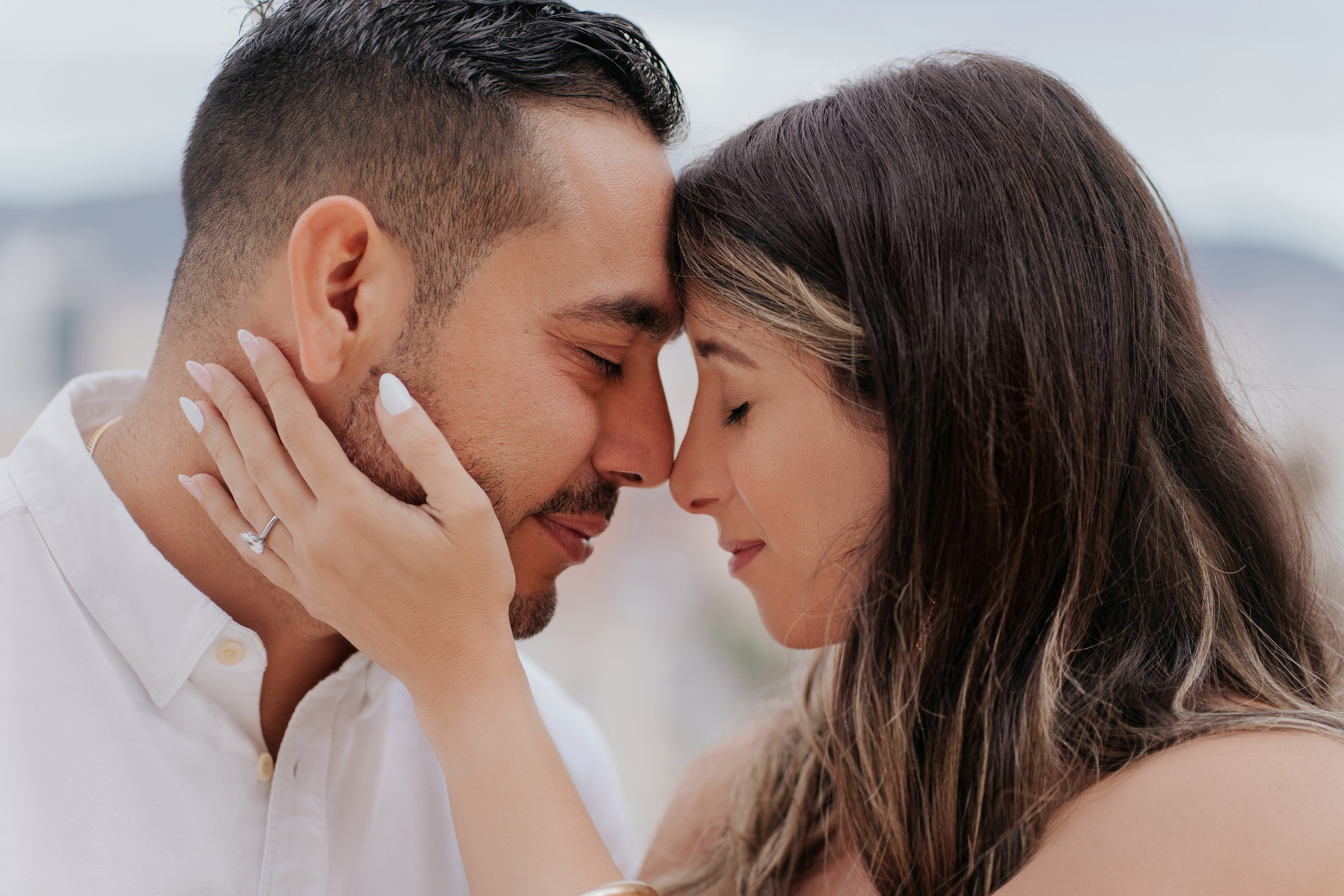 Romantic photoshoot ideas in Barcelona