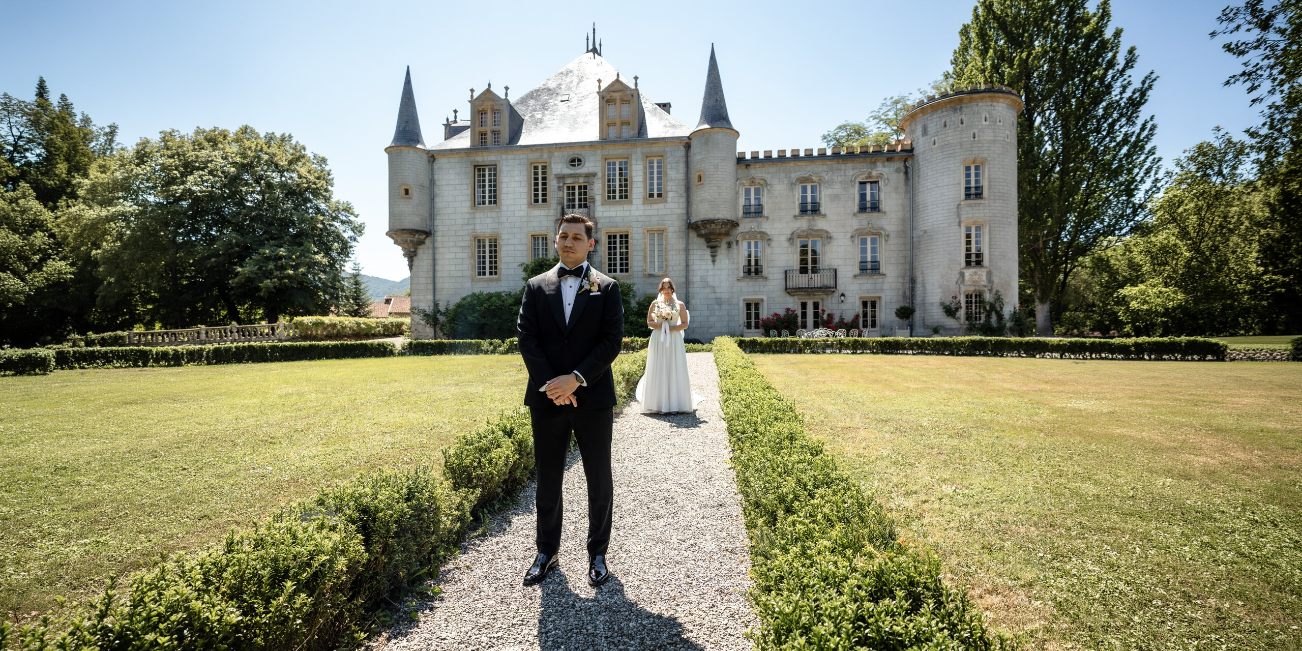 Château Elopement in France | Elopement Photographer South West France. Eugénie Smirnova — Wedding & Elopement Photographer in Southwest France