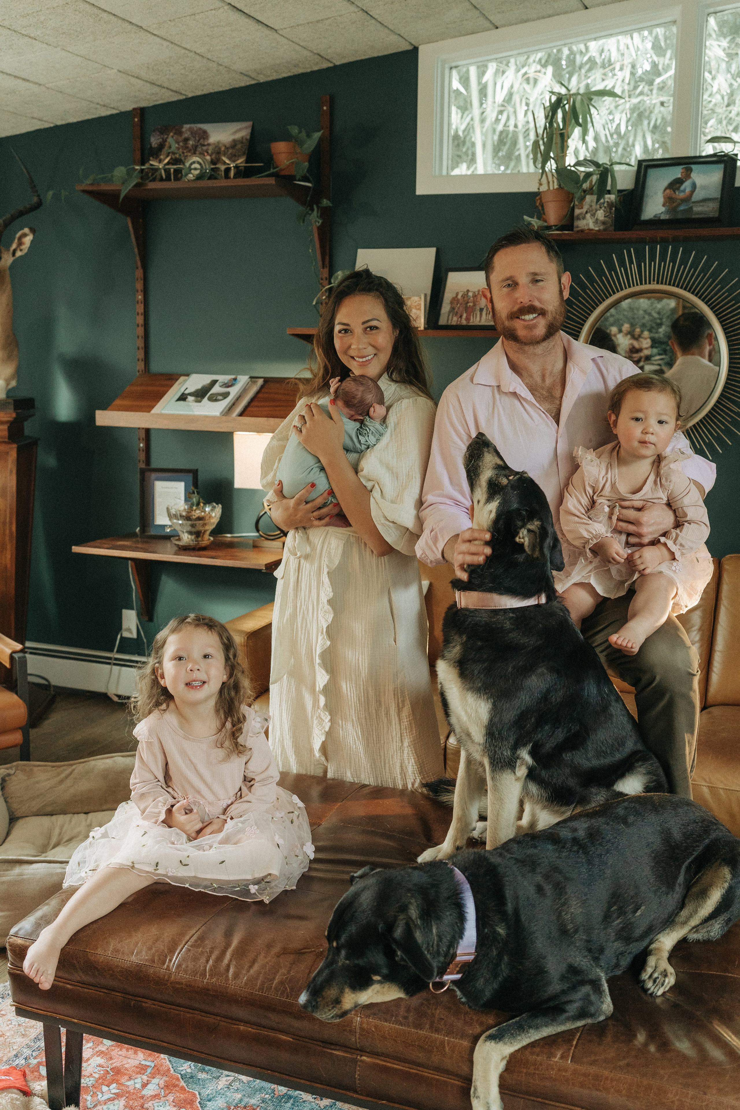 Newborn Photography with Parents – Gentle & Loving Moments. Alisa Tant — Family and newborn photographer Bucks County, Montgomery county, Philadelphia, NJ