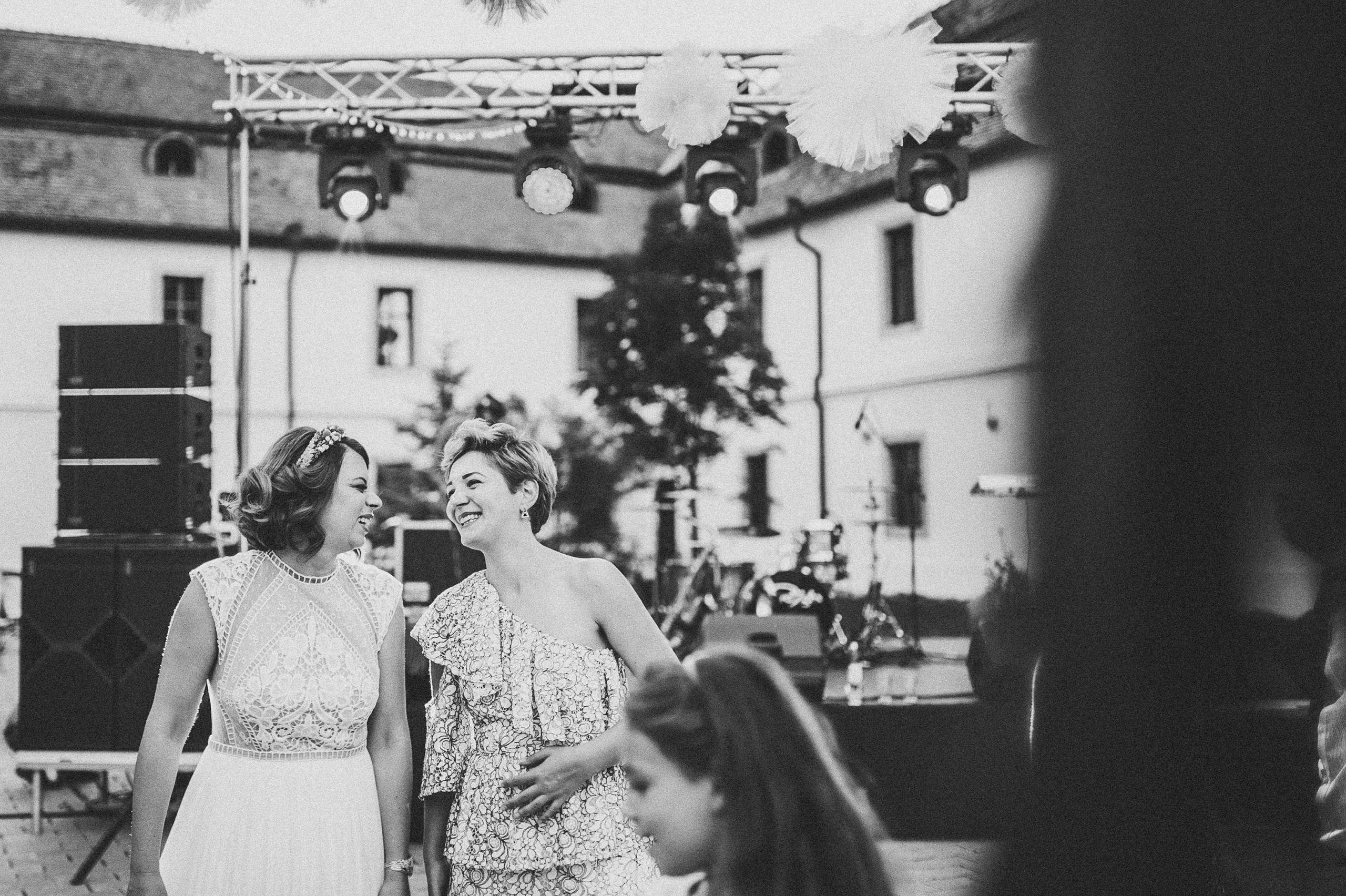 Alina și Ionuț | Fotografii Alb-Negru în Alba Iulia | Alex Vasilie. Alex Vasilie | Fotograf de Nuntă, Botez și Portret | Cluj-Napoca