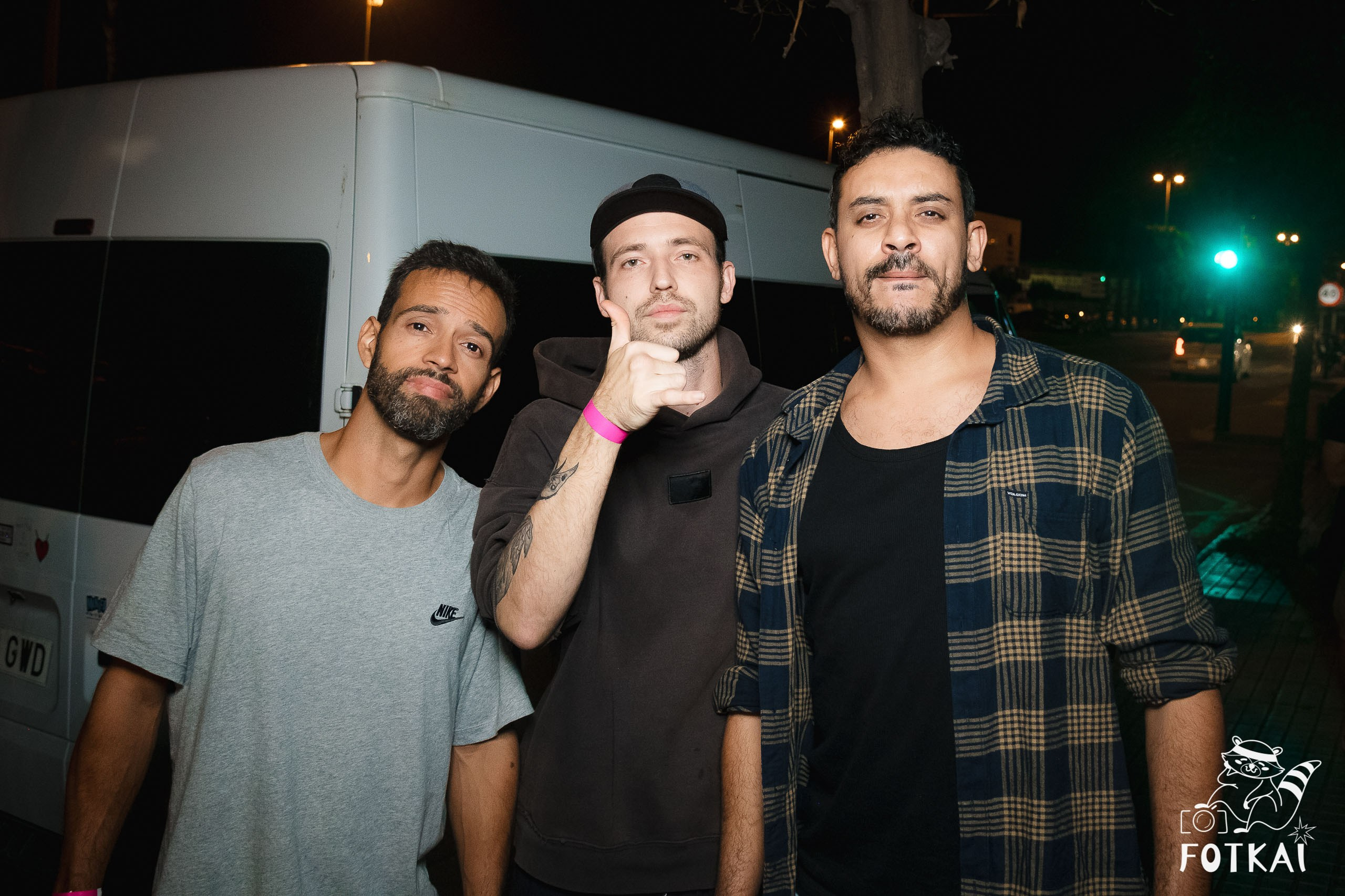 Fiesta Víspera de Festivo en El Paso Rock Bar – Hip Hop Old School | Reportaje fotográfico 08.10.2025 | FOTKAI