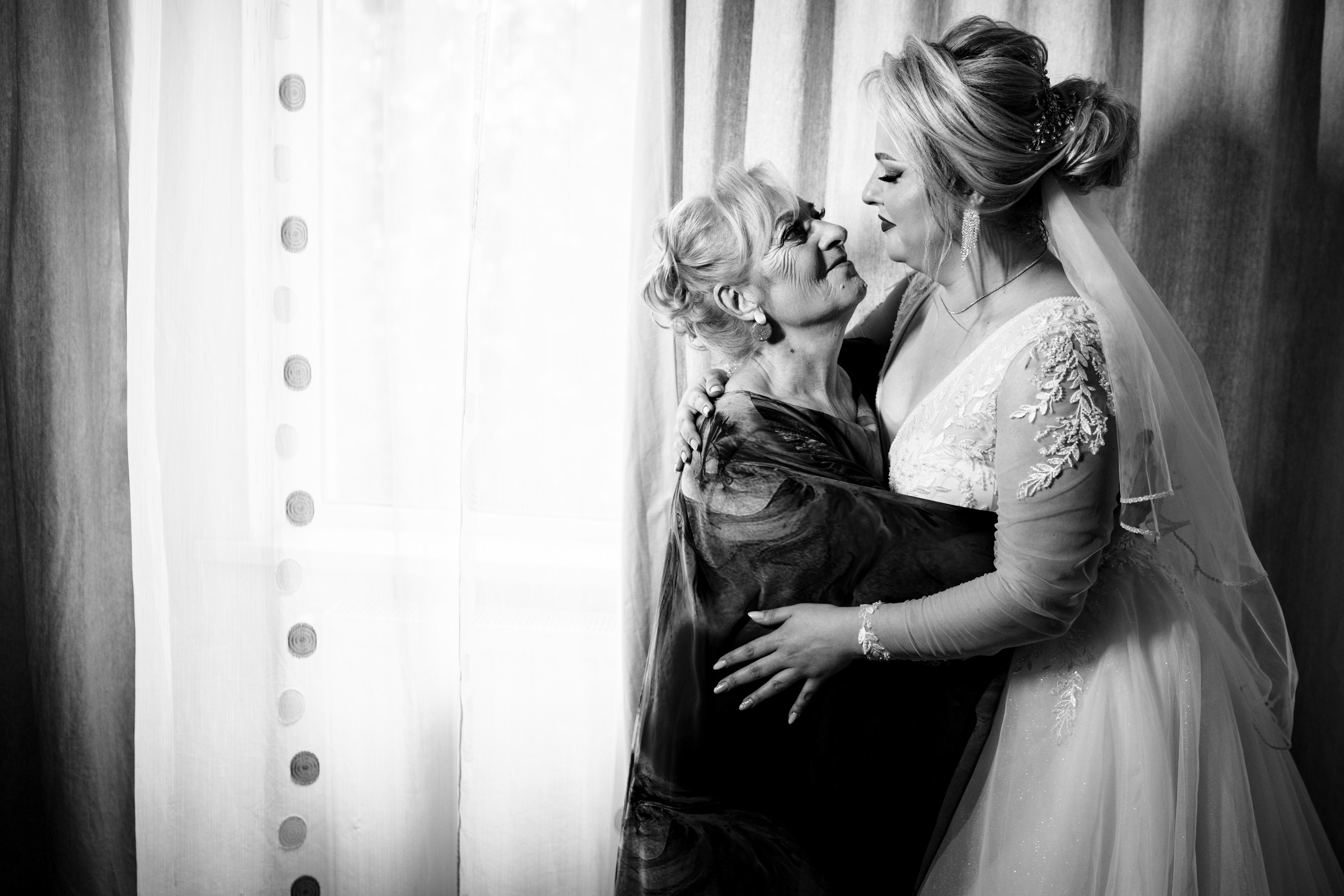 Laura & Bogdan. Acasă