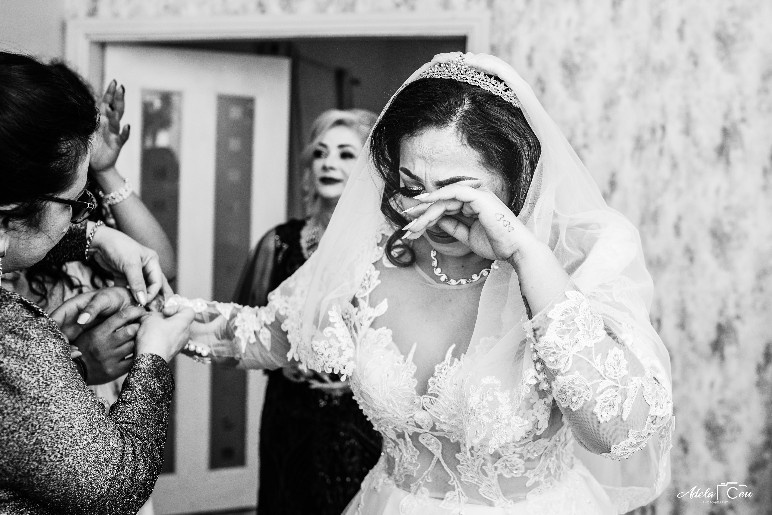 WEDDING PHOTOGRAPHER IN UK