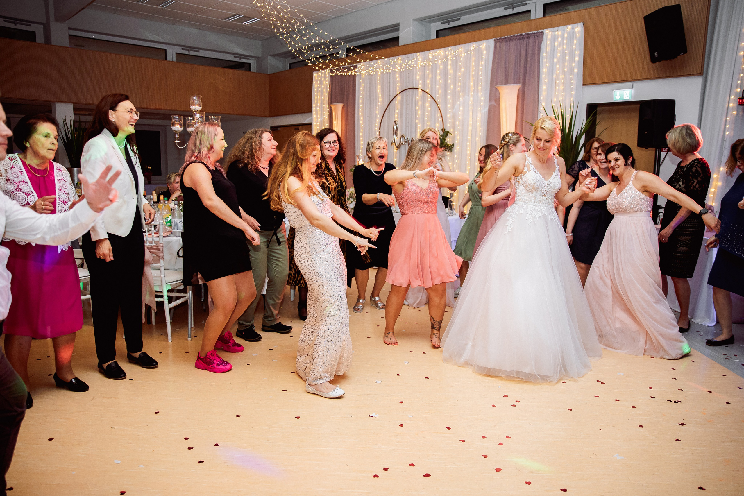 Kirchliche Hochzeit in Herborn. Fotograf NRW aus Wickede Ruhr, Milla Kunst