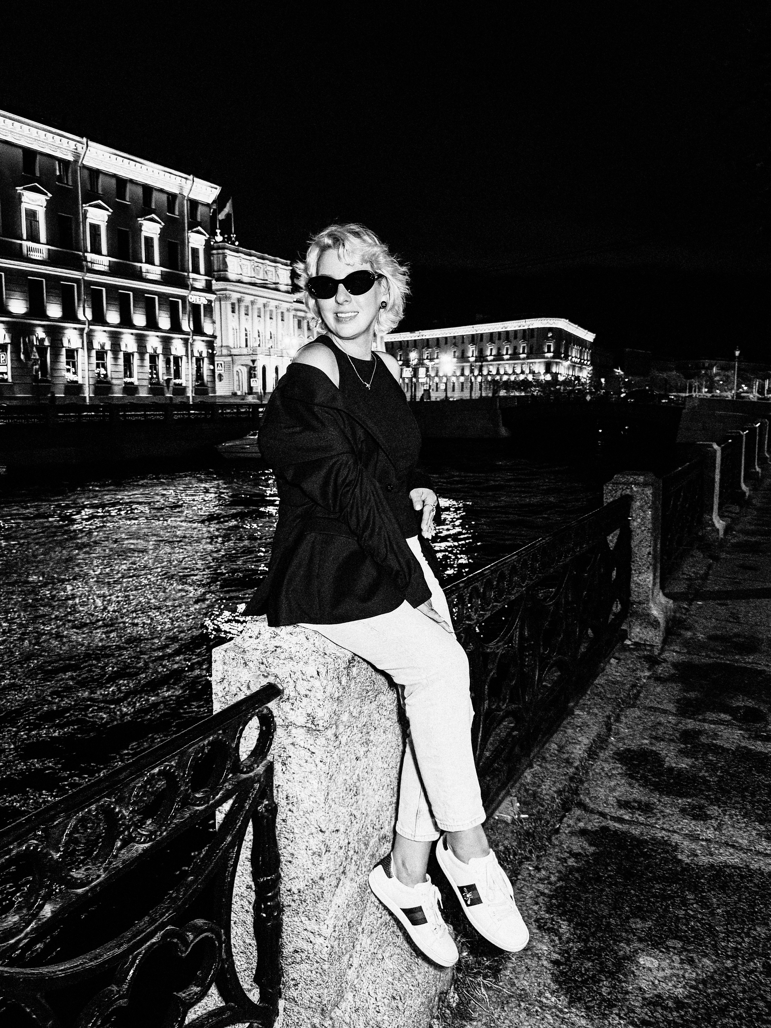 Modern Film Noir Photography | Bold Street Portrait Sessions. Videographer and photographer in New York // MAKAROV.VIDEO