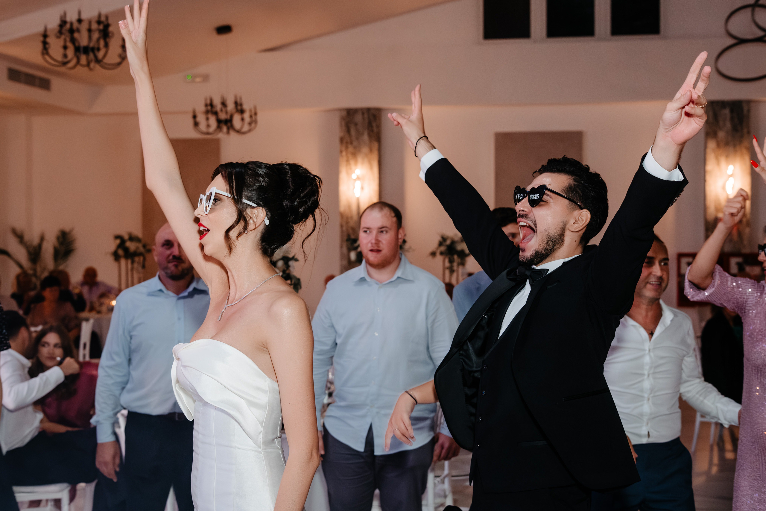 Povestea de nuntă a lui Anca și Dragoș în Bacău | Fotografie de Eveniment. Raw Studio. Fotograful tau de nunta!