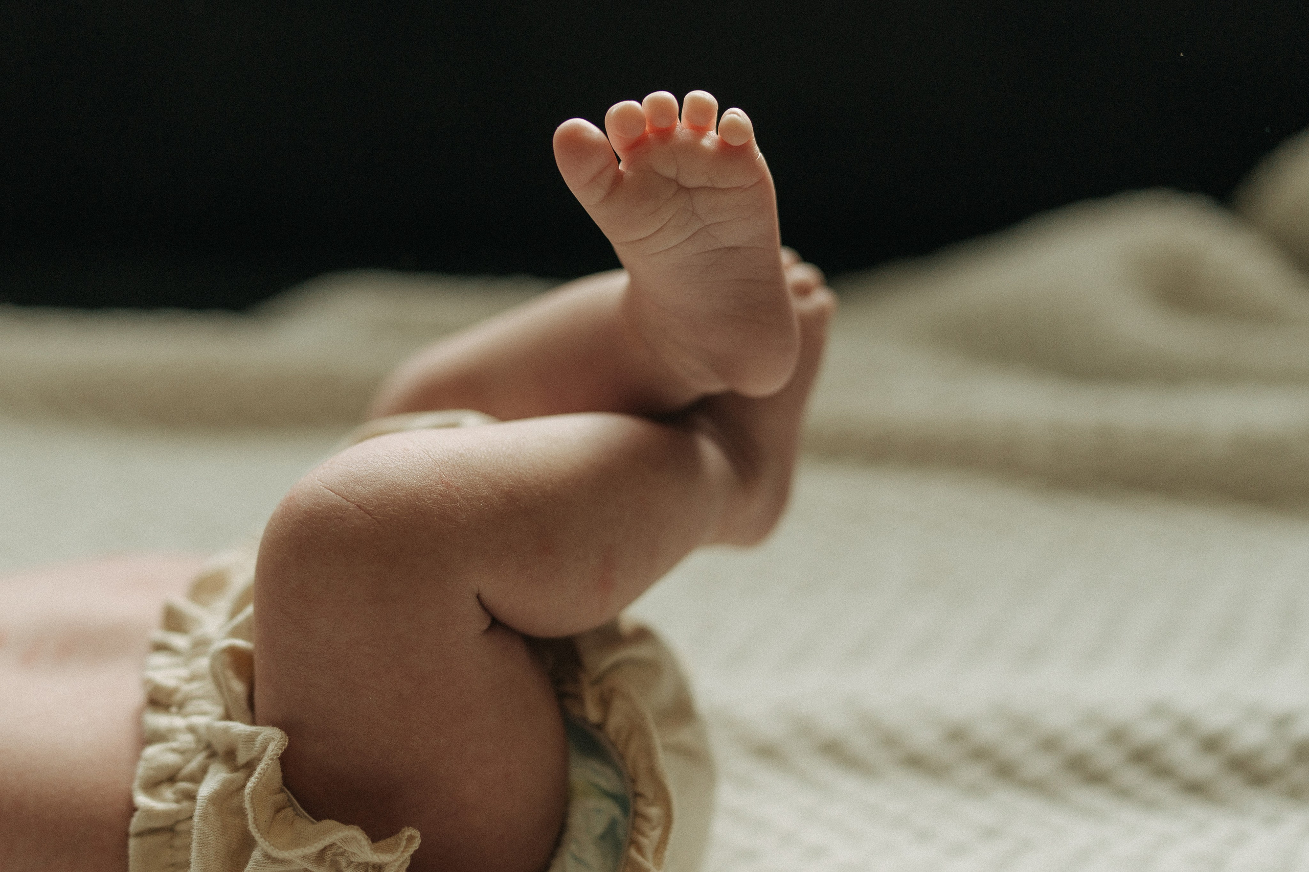 Newborn Photography with Parents – Gentle & Loving Moments. Alisa Tant — Family and newborn photographer Bucks County, Montgomery county, Philadelphia, NJ