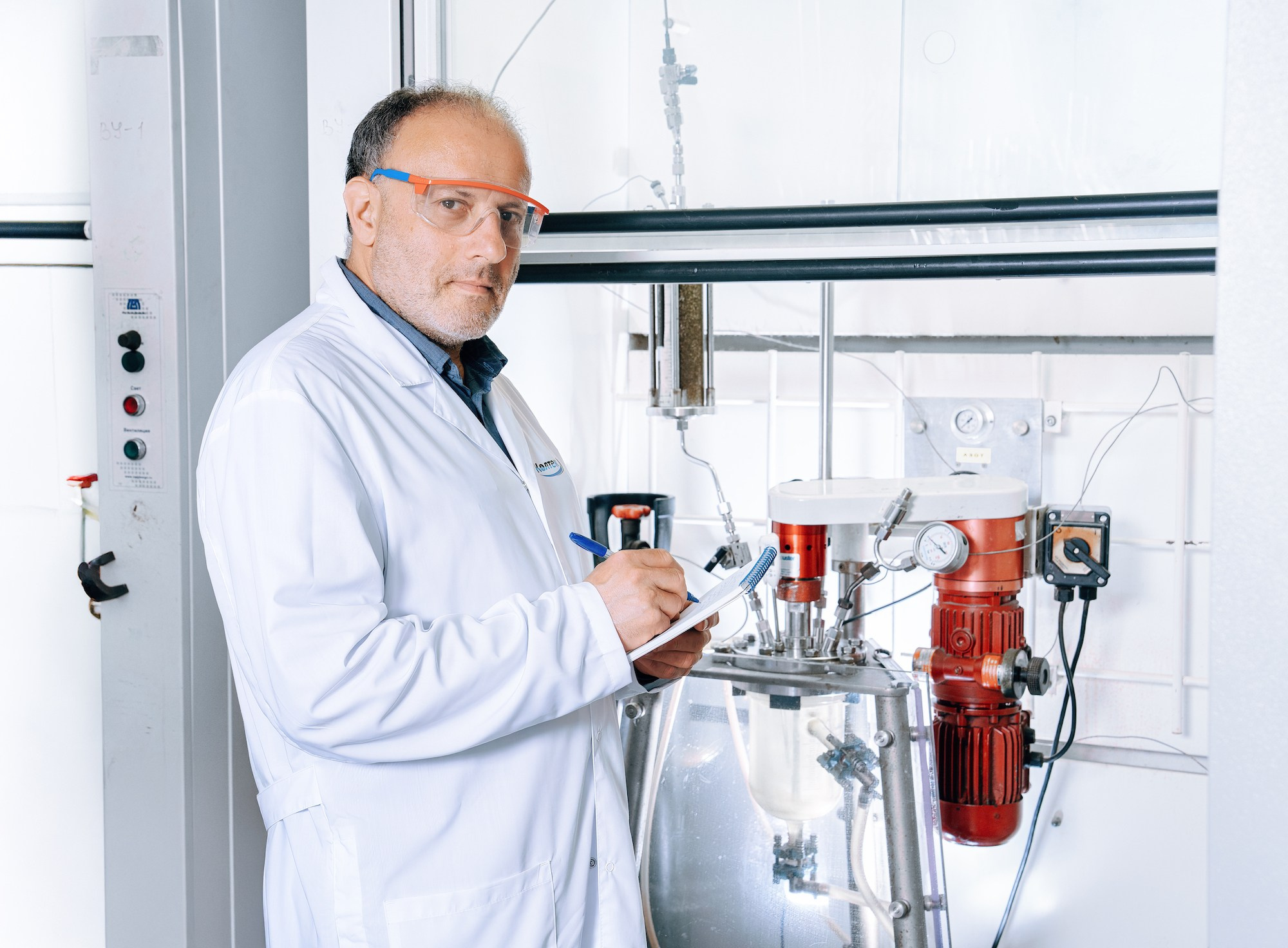 Фотосъёмка для химической лаборатории в Москве| Портреты сотрудников и процессы. Портретный фотограф в Москве — личные и бизнес-задачи | Денис Карелов