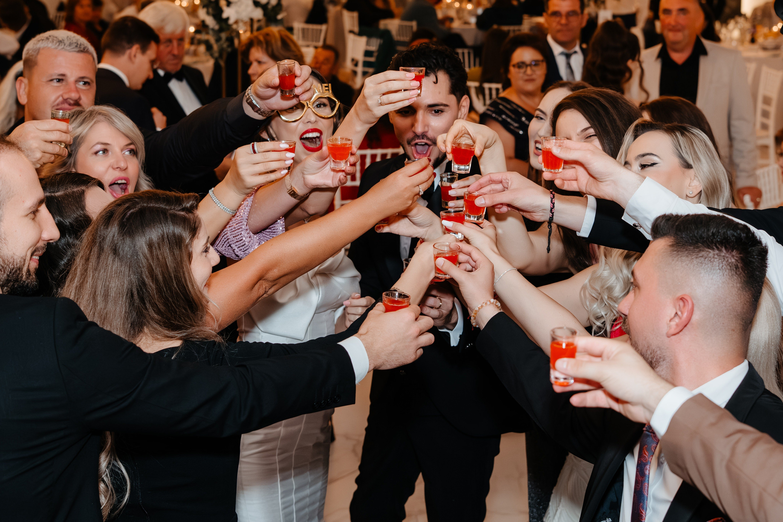 Povestea de nuntă a lui Anca și Dragoș în Bacău | Fotografie de Eveniment. Raw Studio. Fotograful tau de nunta!