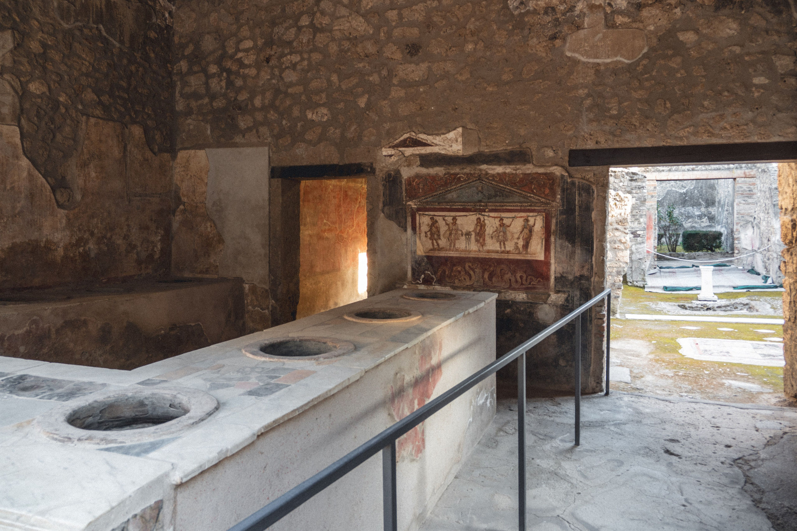 Pompeii. Photographe sur Cote d’Azur. Portraits de familles, couples, enfants, événements