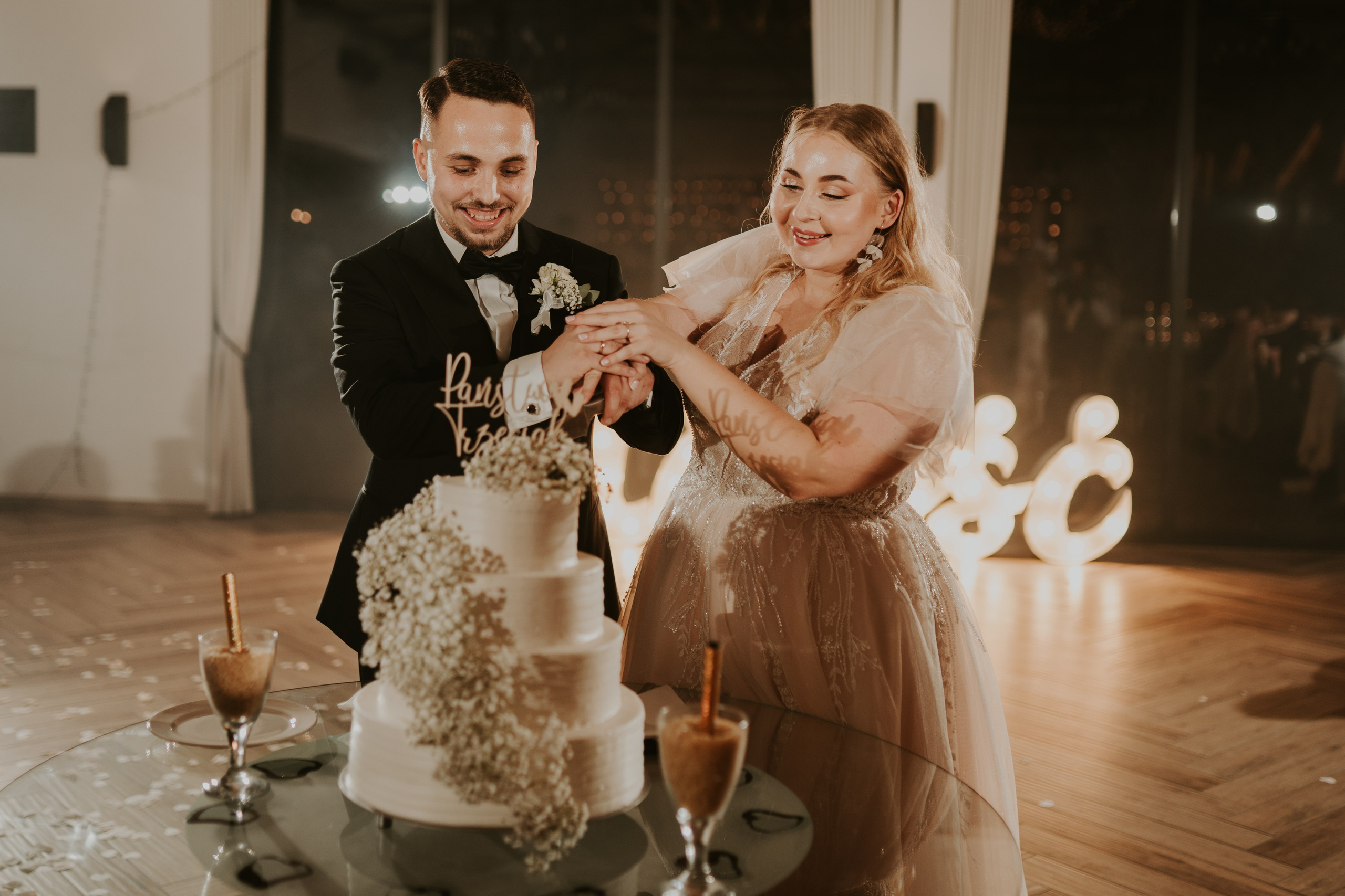 Trzy Drzewa: wspaniała uroczystość Wiktorii i Kamila. Karkowskafoto - fotografia miłości