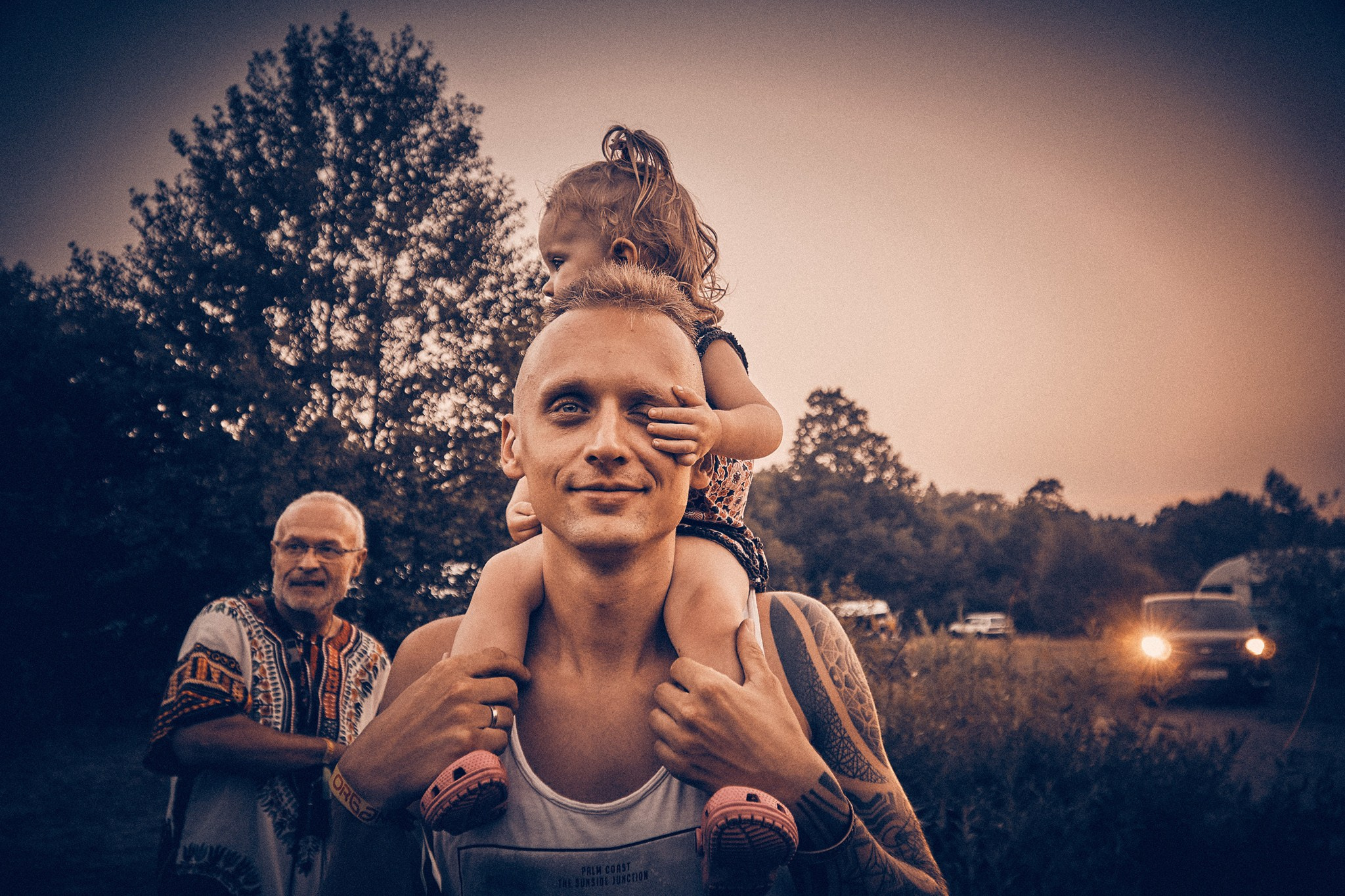 Portrety Ludzi, zrobione na Festiwalach Świadomościowych i Muzycznych: Dharma, ZIELONE KRĘGI, Wibracje, FRUŃ, Organic, Turkusowa Wyspa. Andriej Szypilow - Fotografia & Wideografia