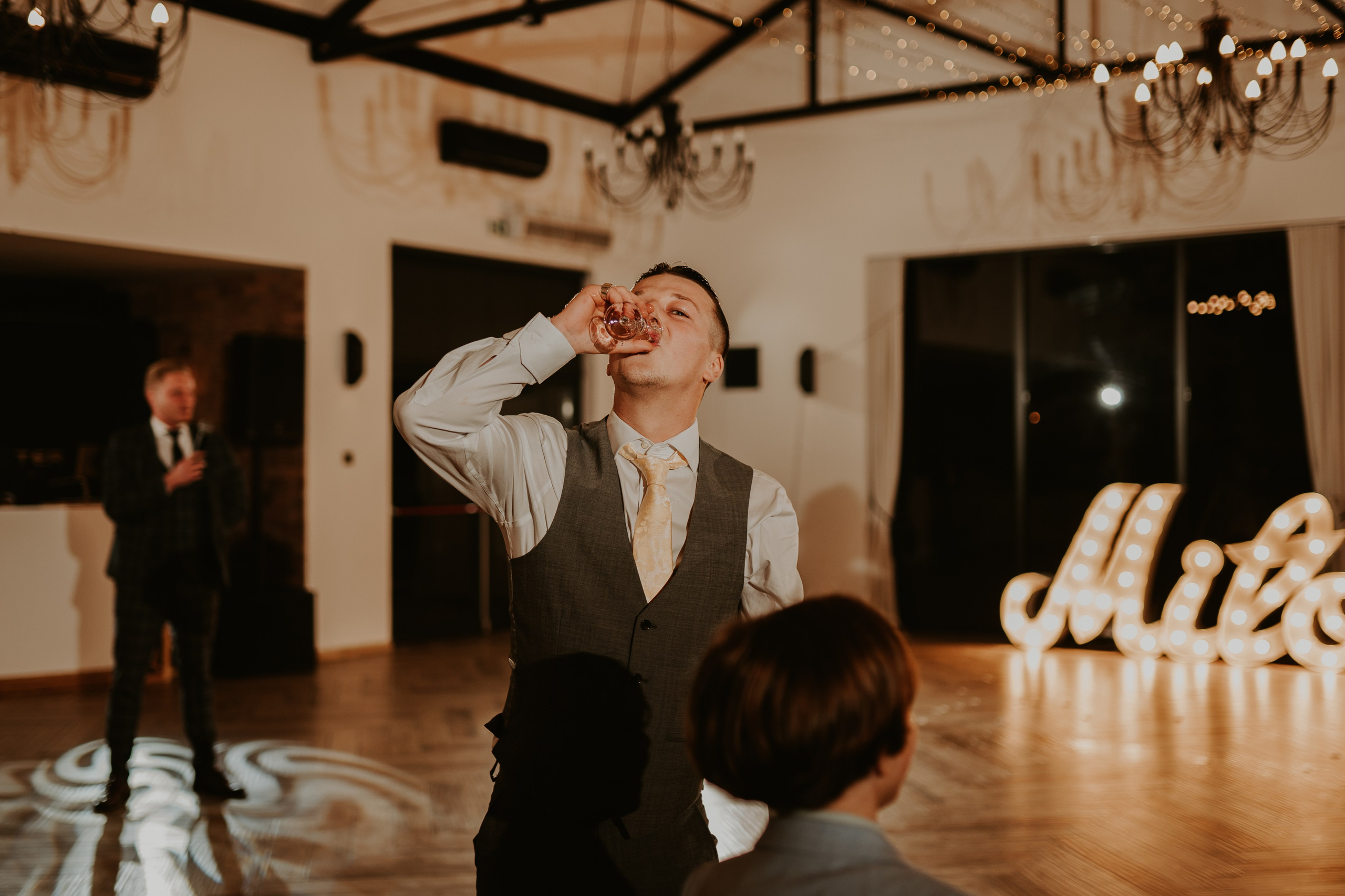 Trzy Drzewa: wspaniała uroczystość Wiktorii i Kamila. Karkowskafoto - fotografia miłości