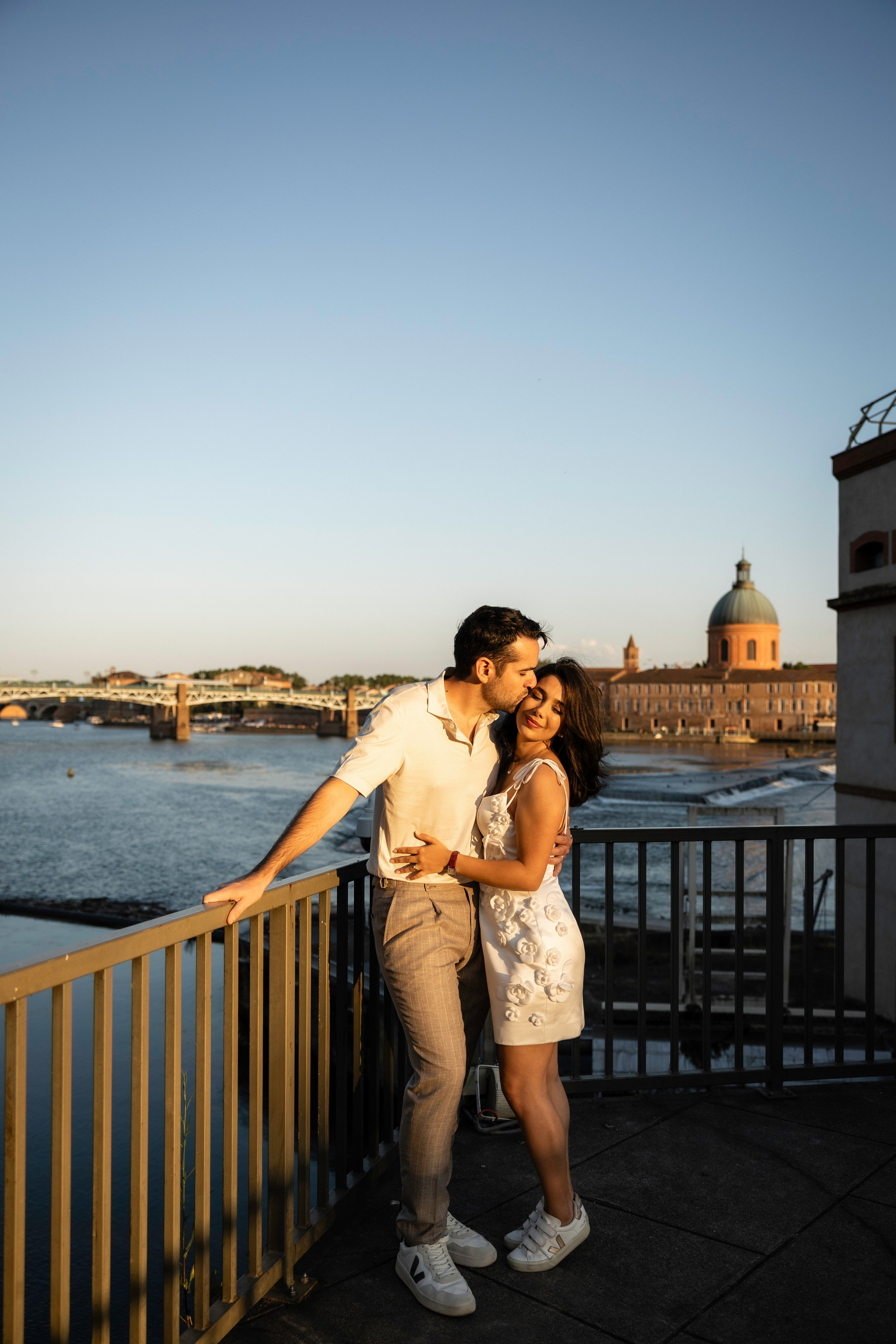 An engagement session is more than just a photoshoot—it’s a way to celebrate your love story in a place that feels important to you and you. Eugénie Smirnova — your photographer in Toulouse and southwest France