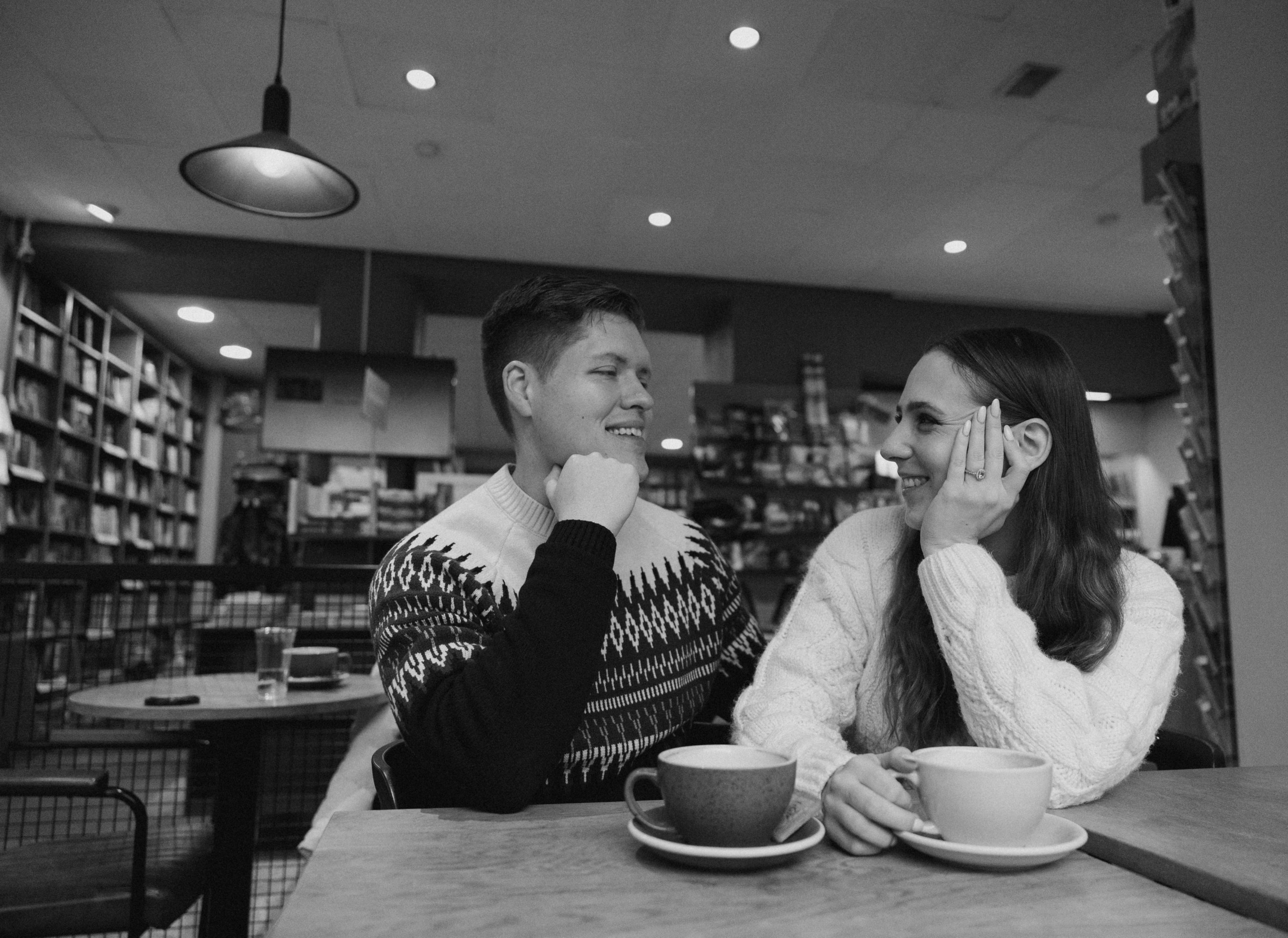 Top geriausių kavinių sąrašas Vilniuje — vietos įspūdingoms fotosesijoms. Framed by Evelina | Vestuvių fotografė