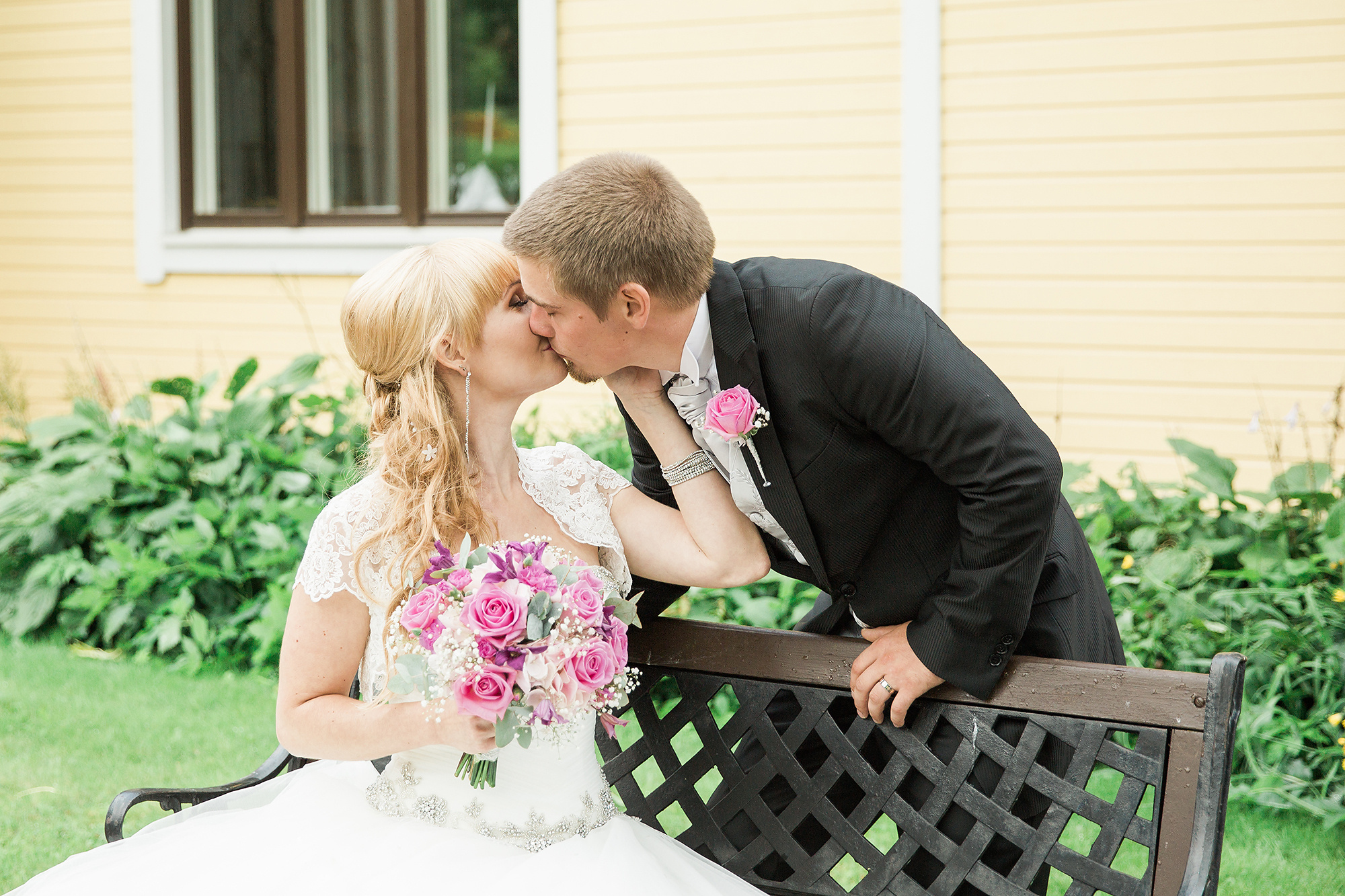 Hääkuvaus Messilässä ja Lahden Ristinkirkossa