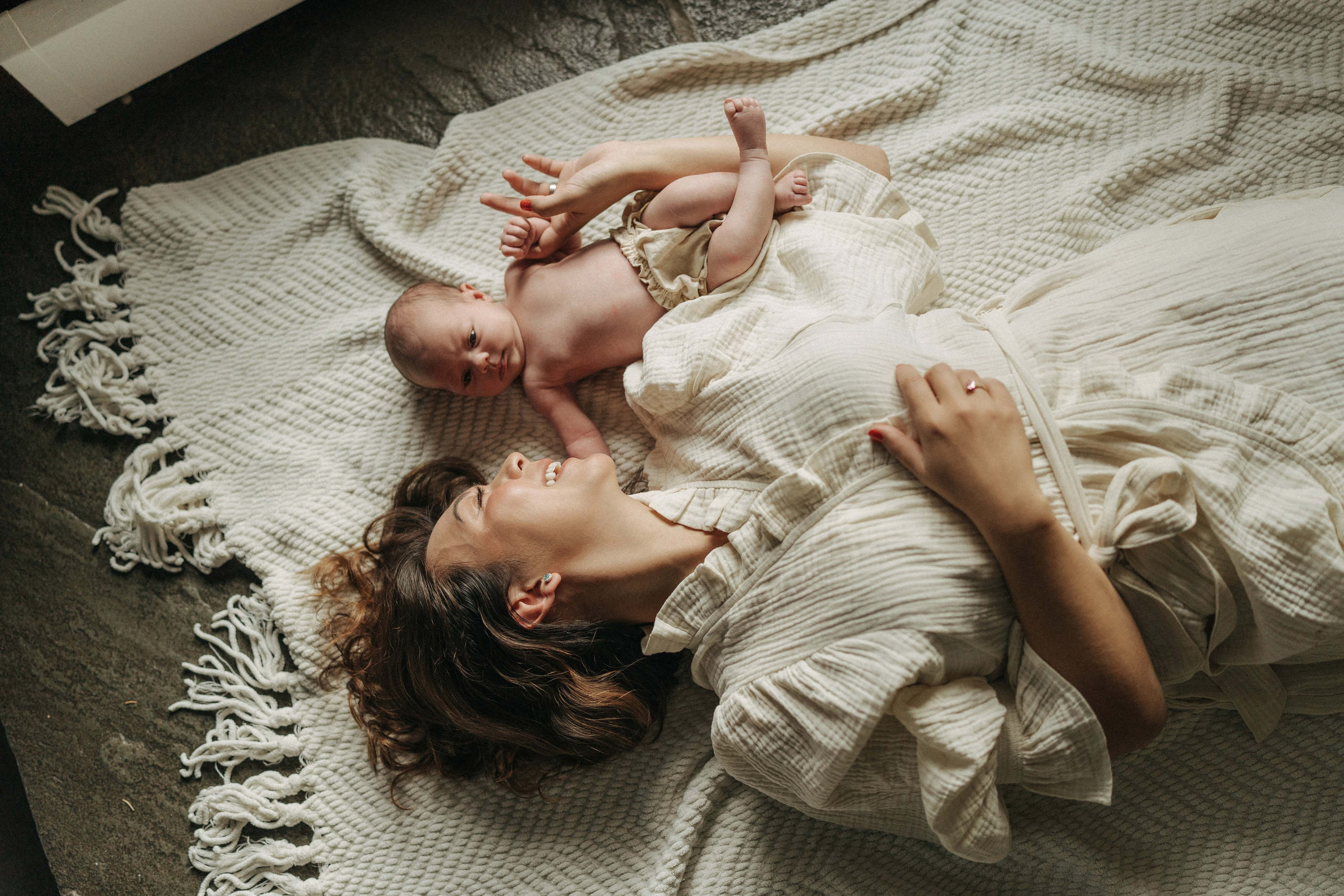 Newborn Photography with Parents – Gentle & Loving Moments. Alisa Tant — Family and newborn photographer Bucks County, Montgomery county, Philadelphia, NJ