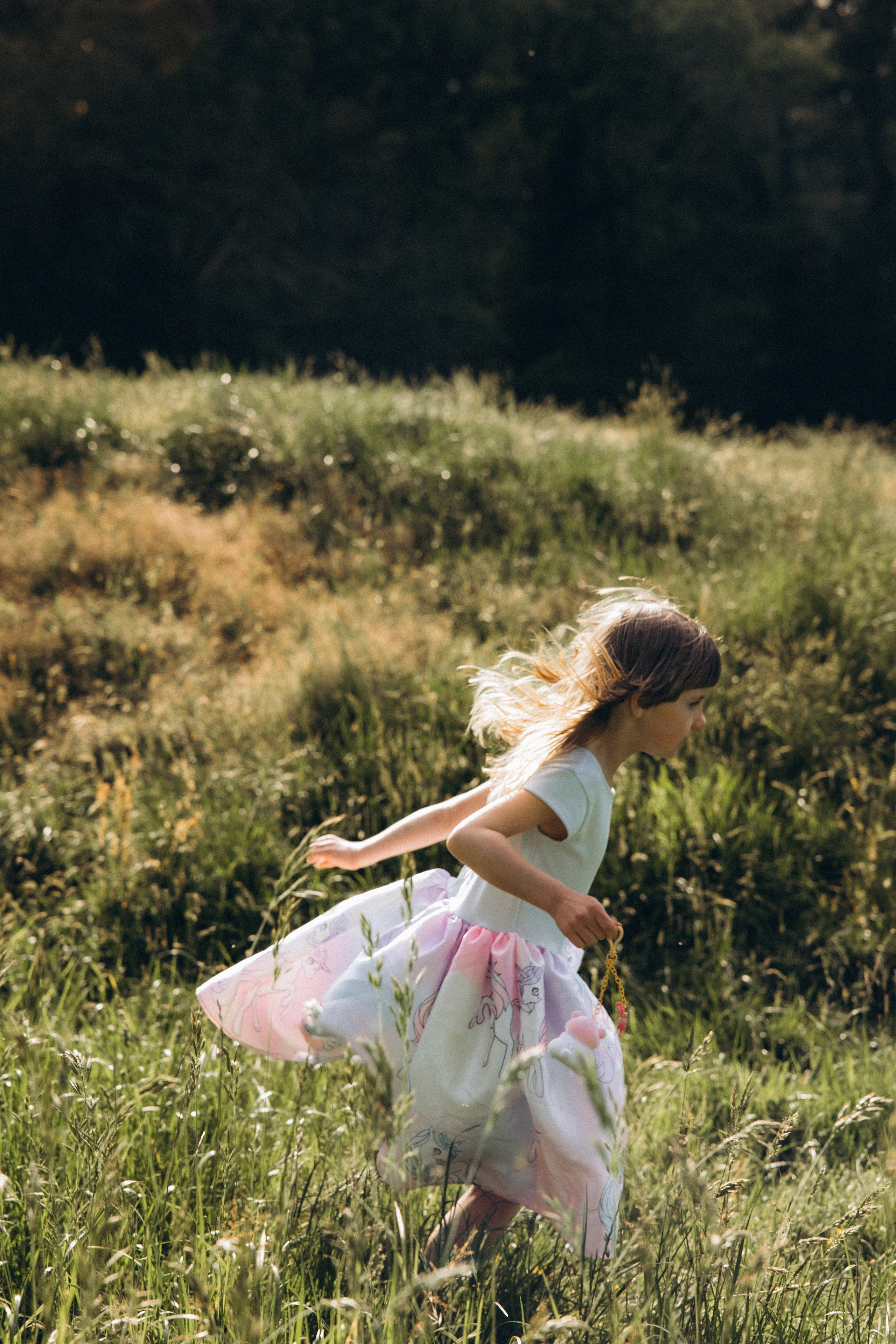 Séance photo en famille Forêt de Bouconne. Eugénie Smirnova — photographe à Toulouse et dans le sud-ouest de la France