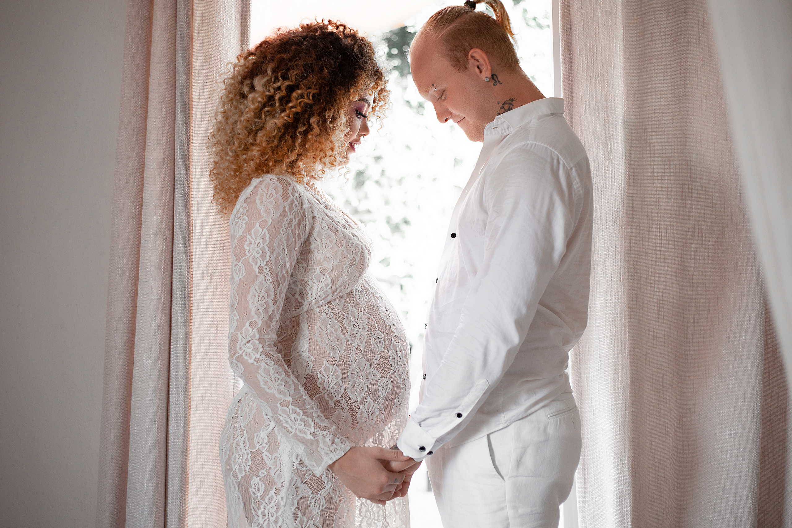 pareja sesion de fotos maternidad
