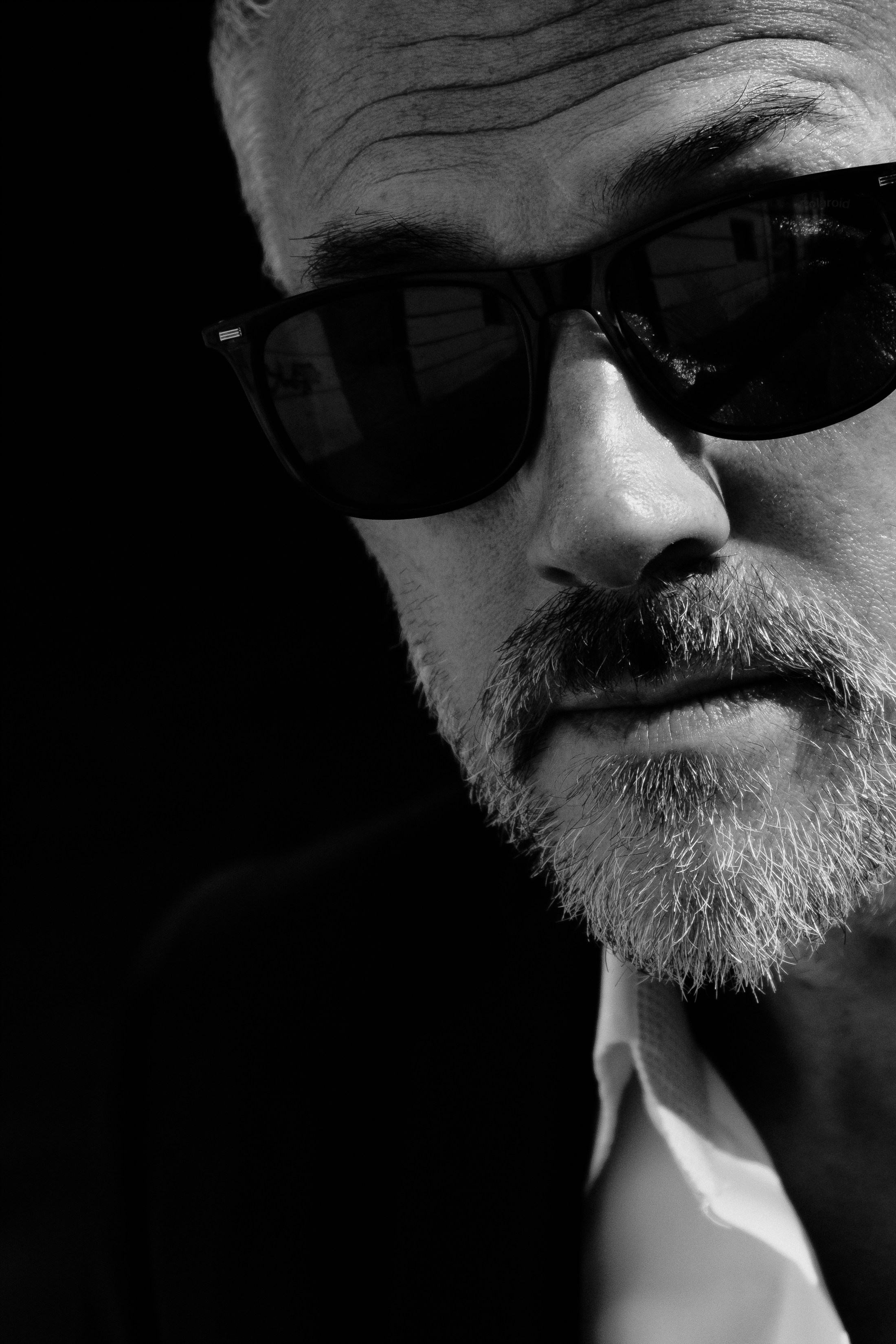 Портретная фотосессия музыканта Robert Skarsbakk в старом городе Аликанте для обложки альбома — Фотограф Андрей Луковников